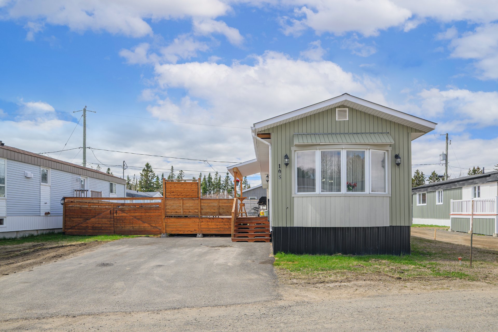 MLS: 27588047