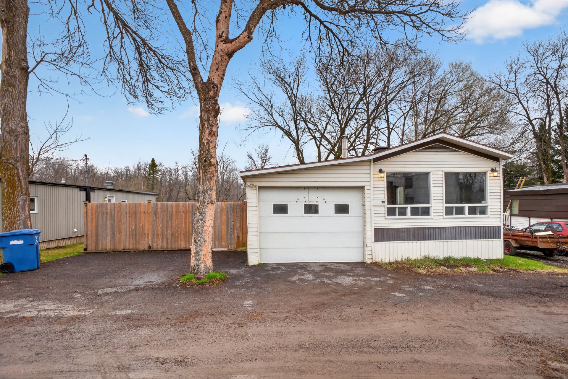 MLS: 24863115