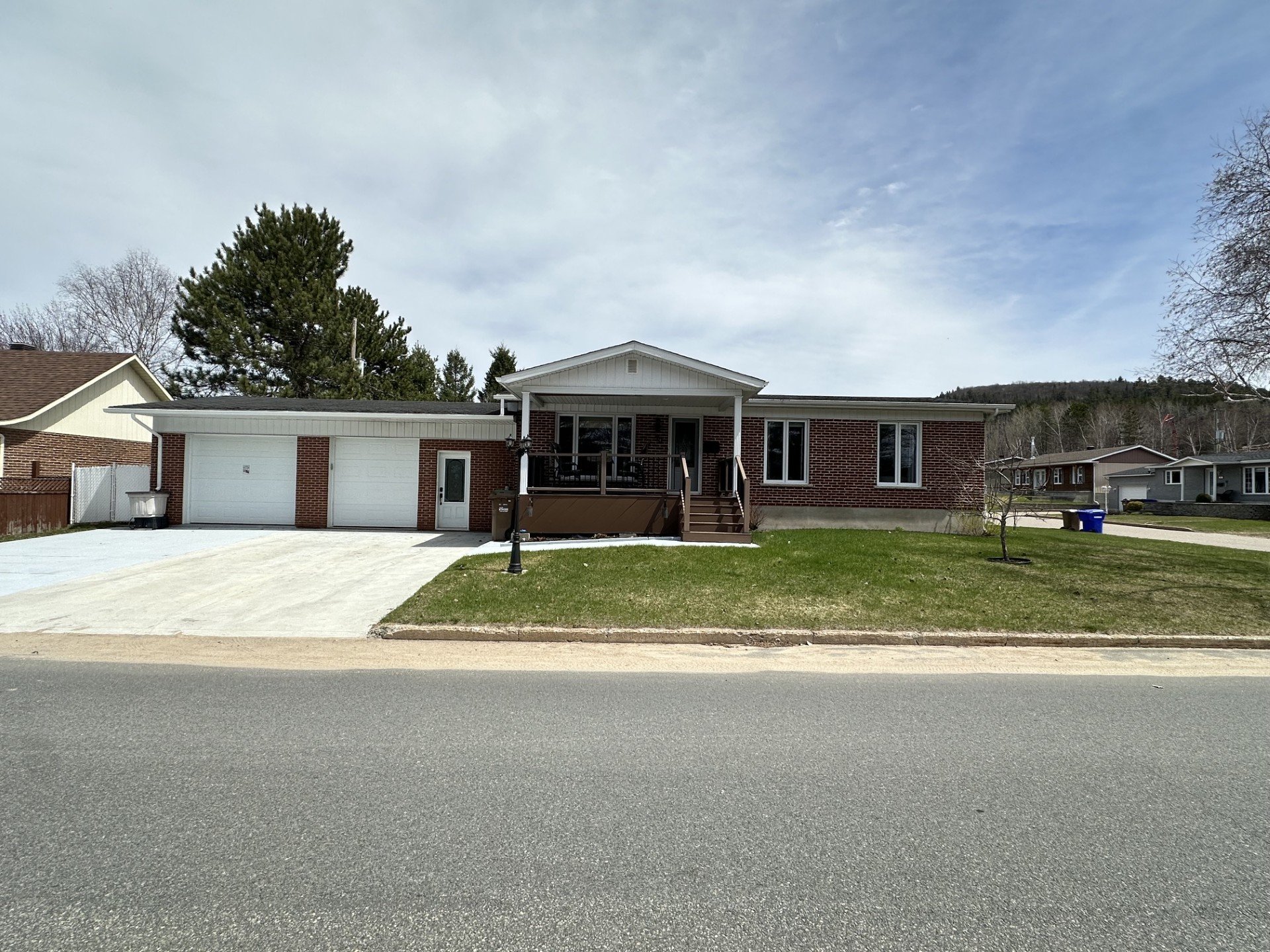 MLS: 28810417
