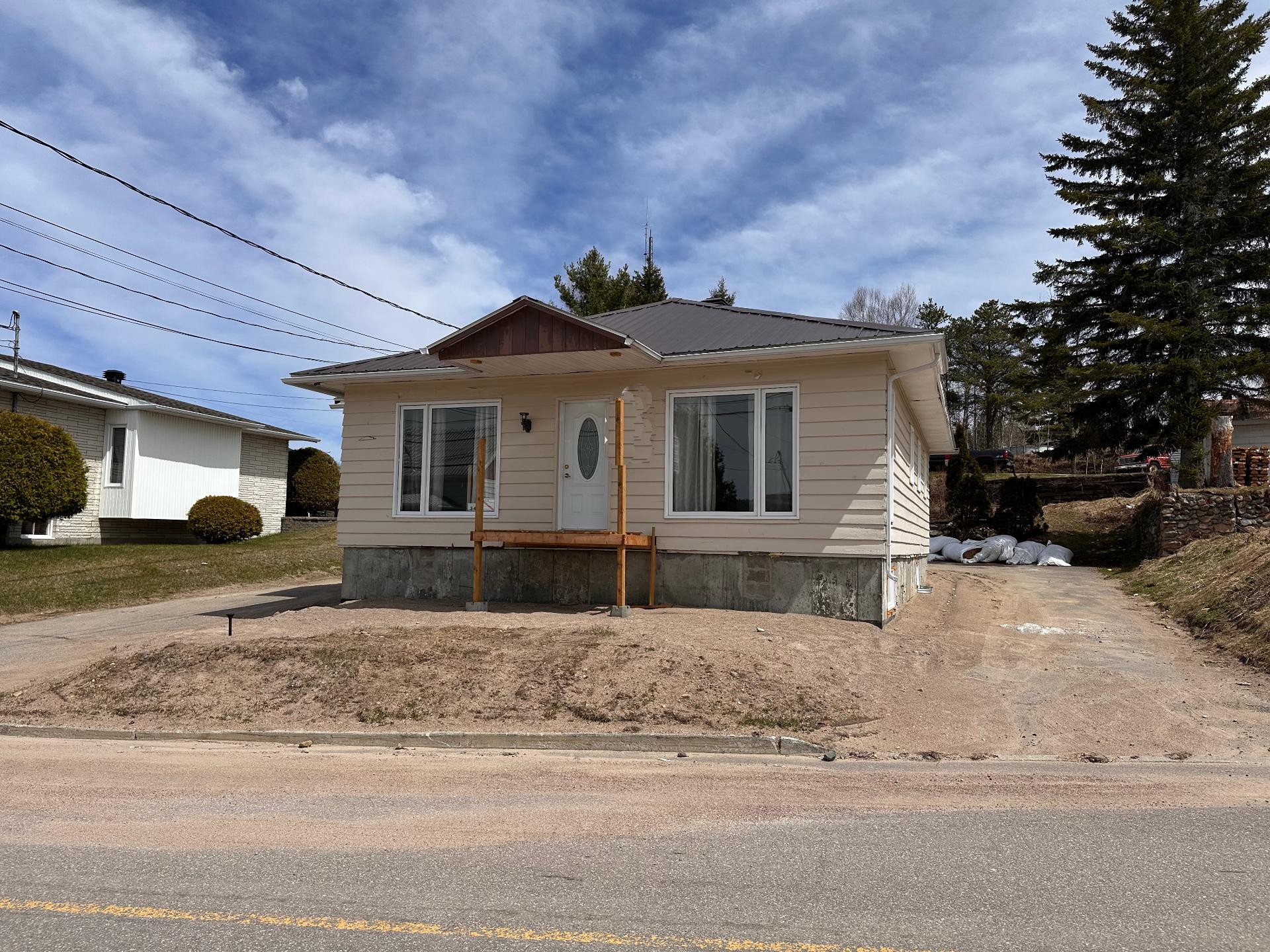 MLS: 27912816