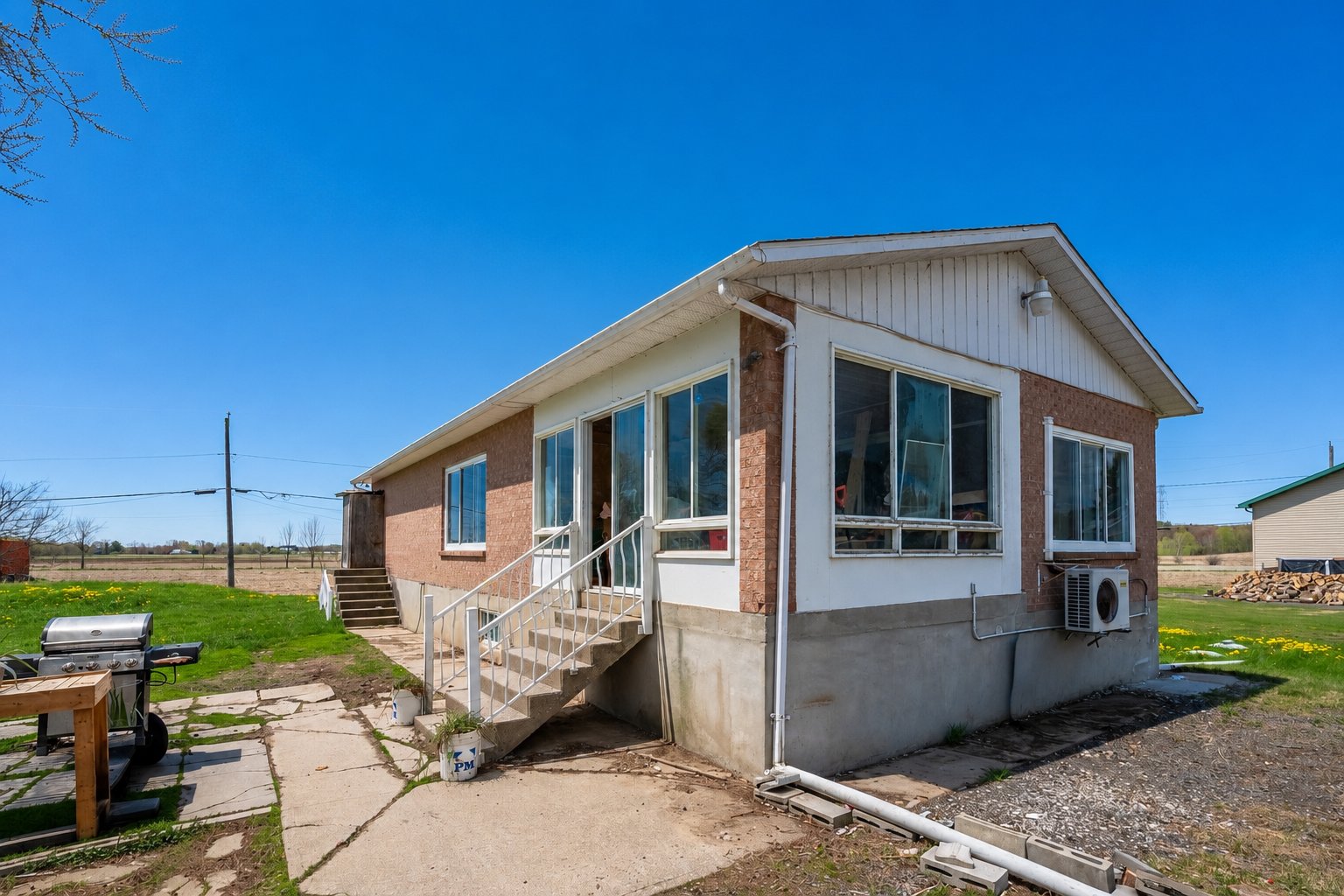 MLS: 23637057