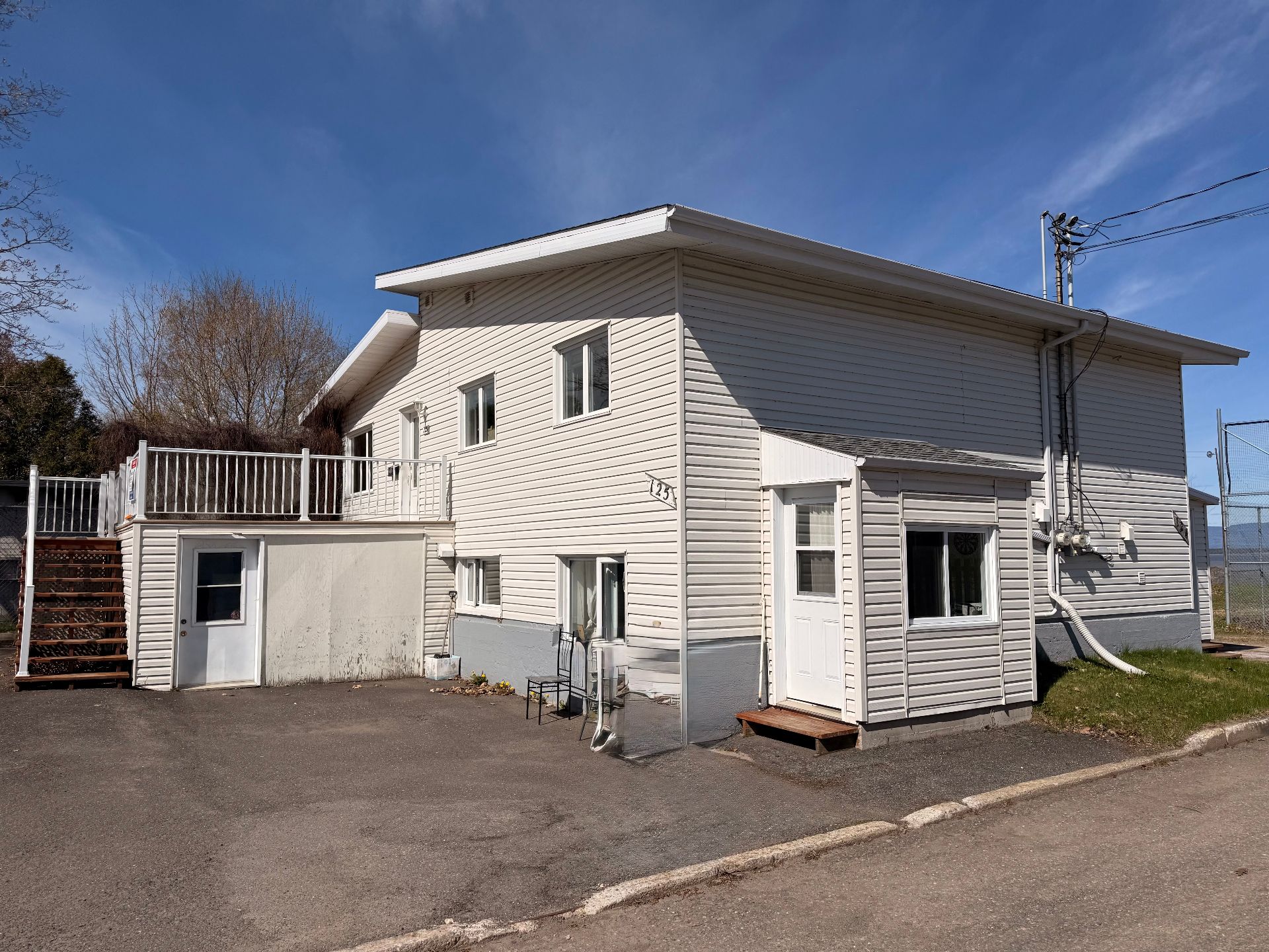 MLS: 22685221