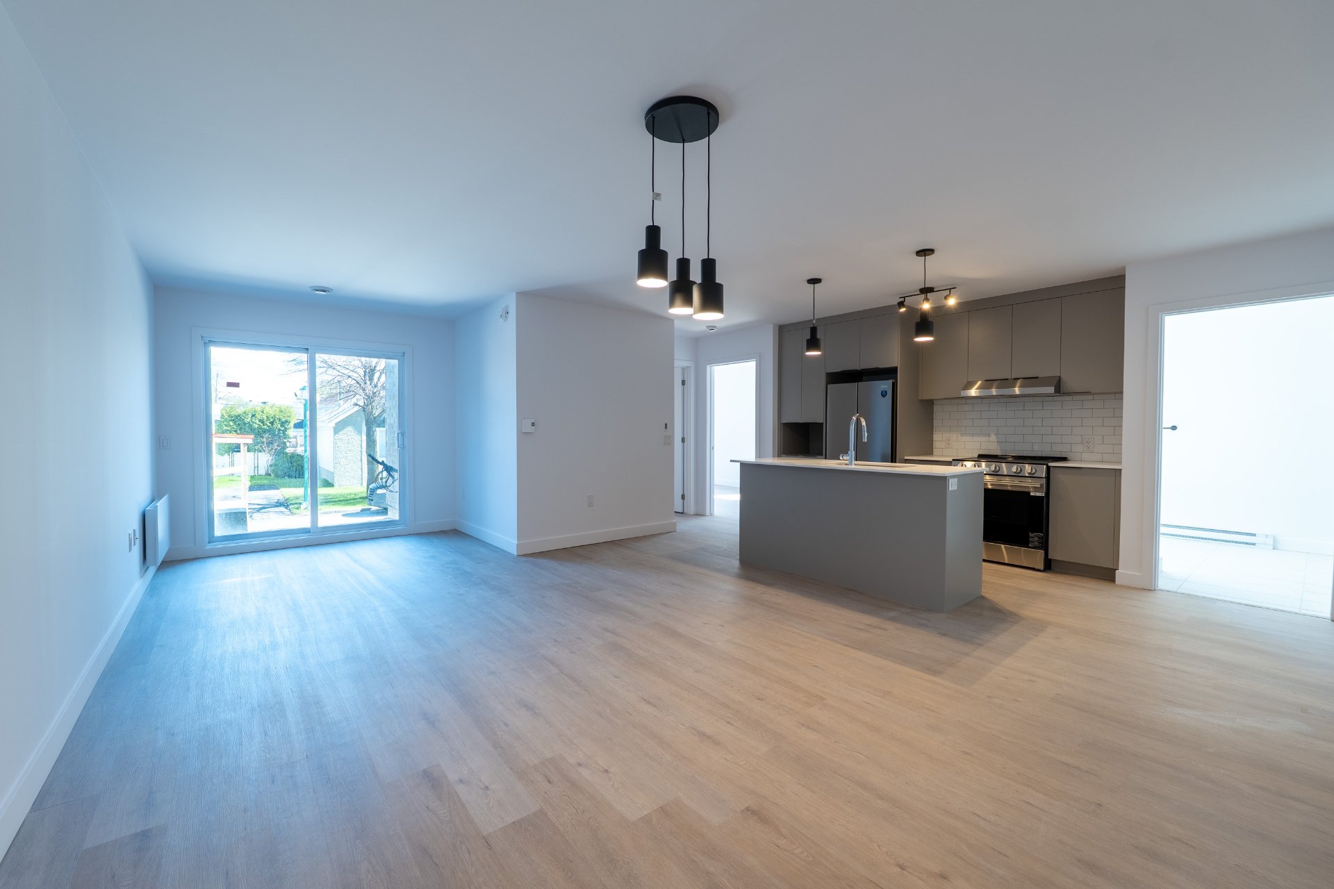 MLS: 28450095