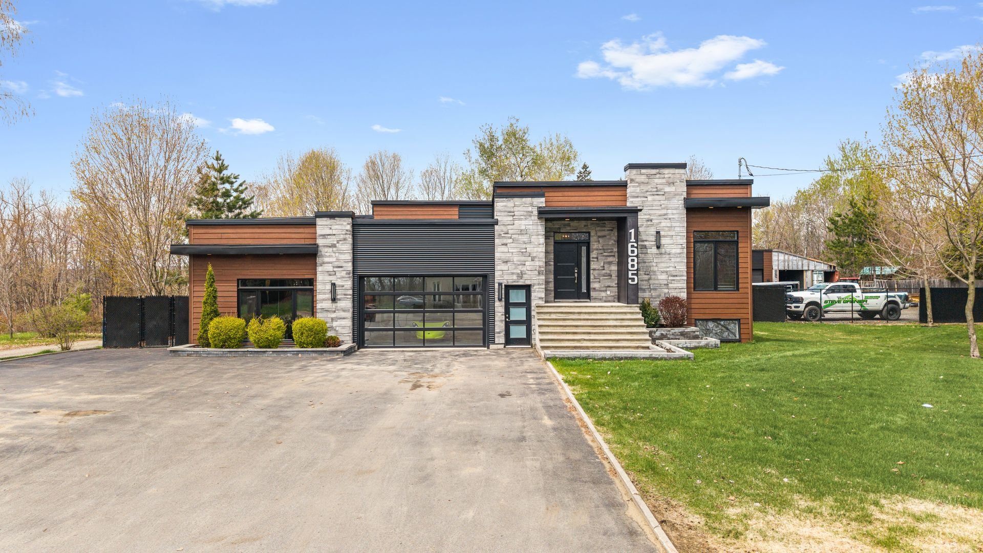 MLS: 24381531