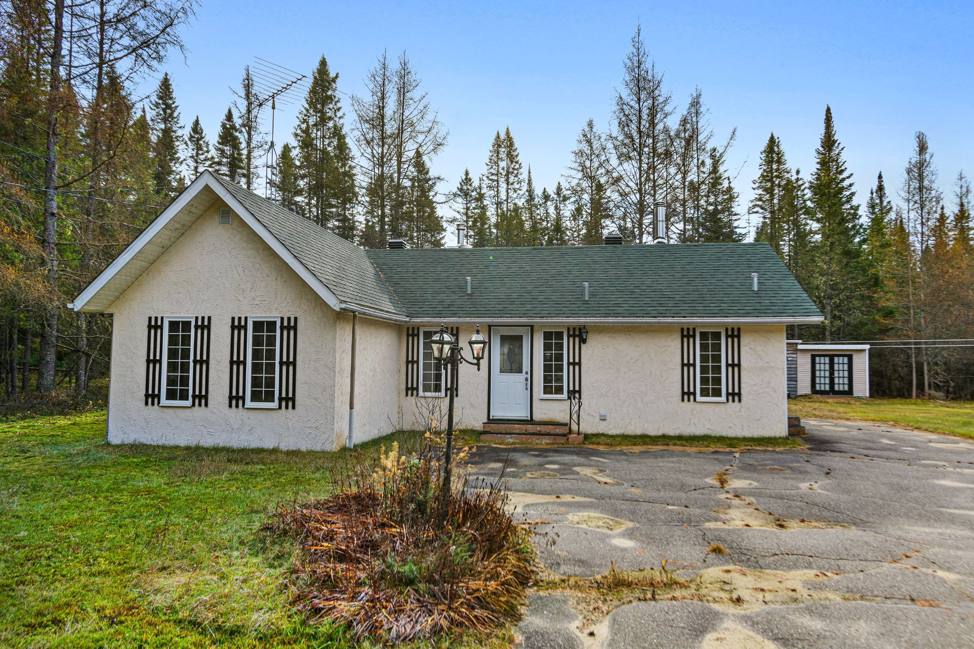 MLS: 25897036