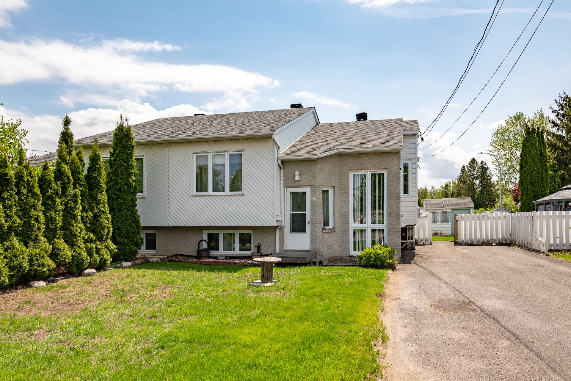 MLS: 25607208