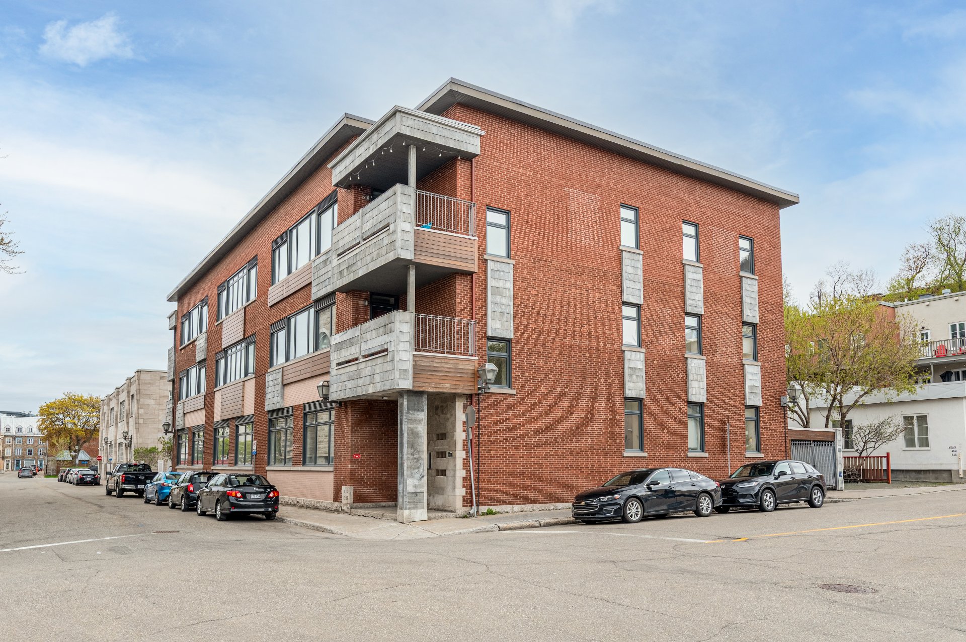 MLS: 10368122