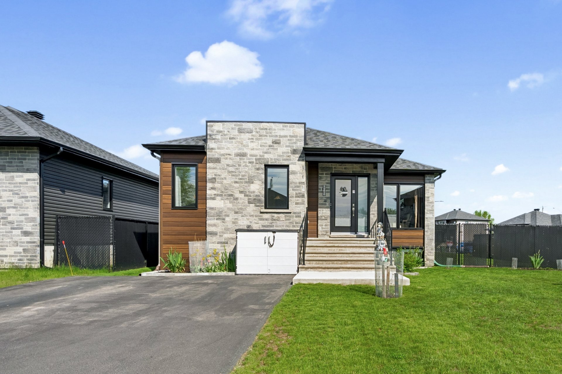 MLS: 24380624