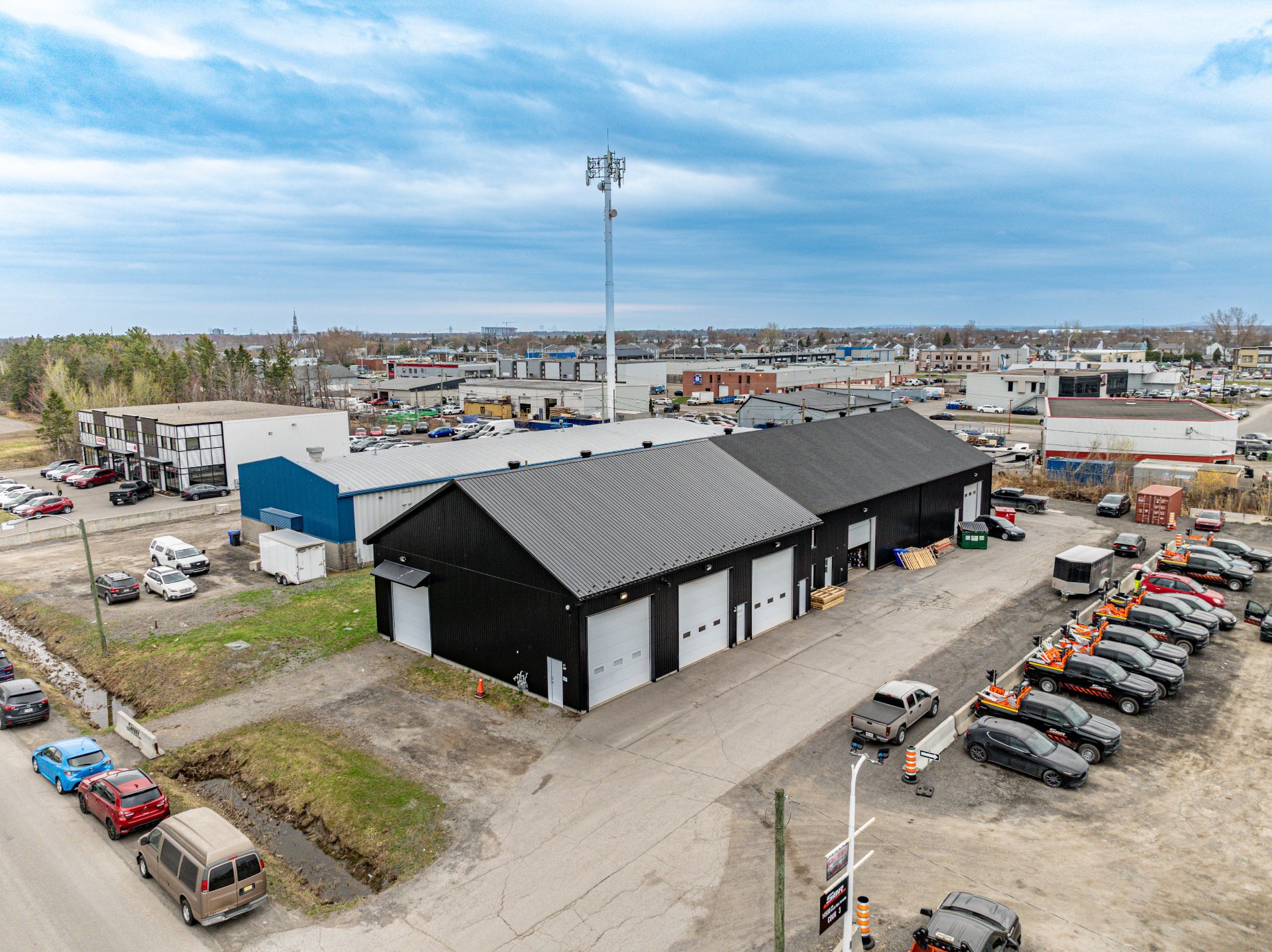 MLS: 24749525