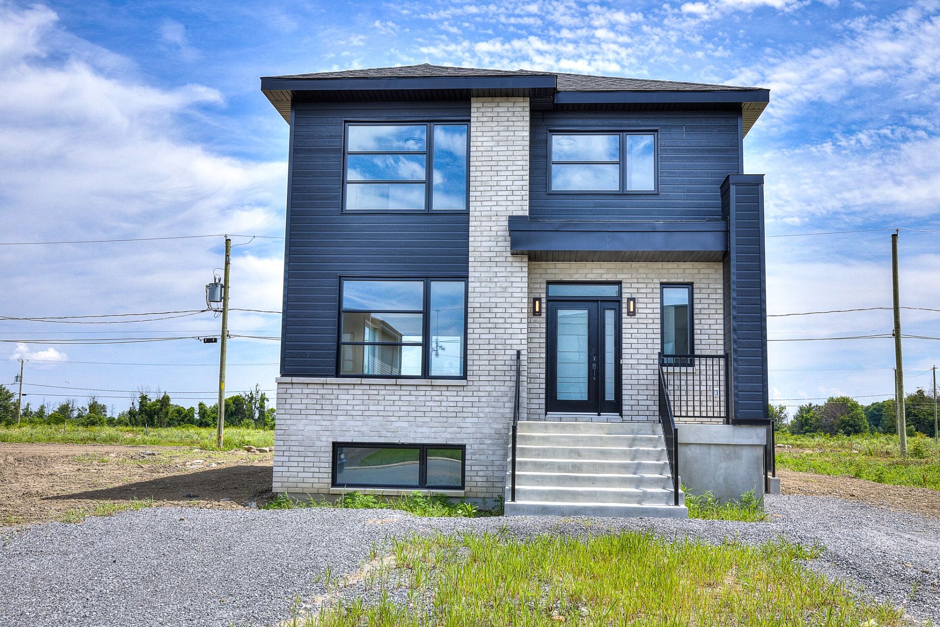 MLS: 25249404