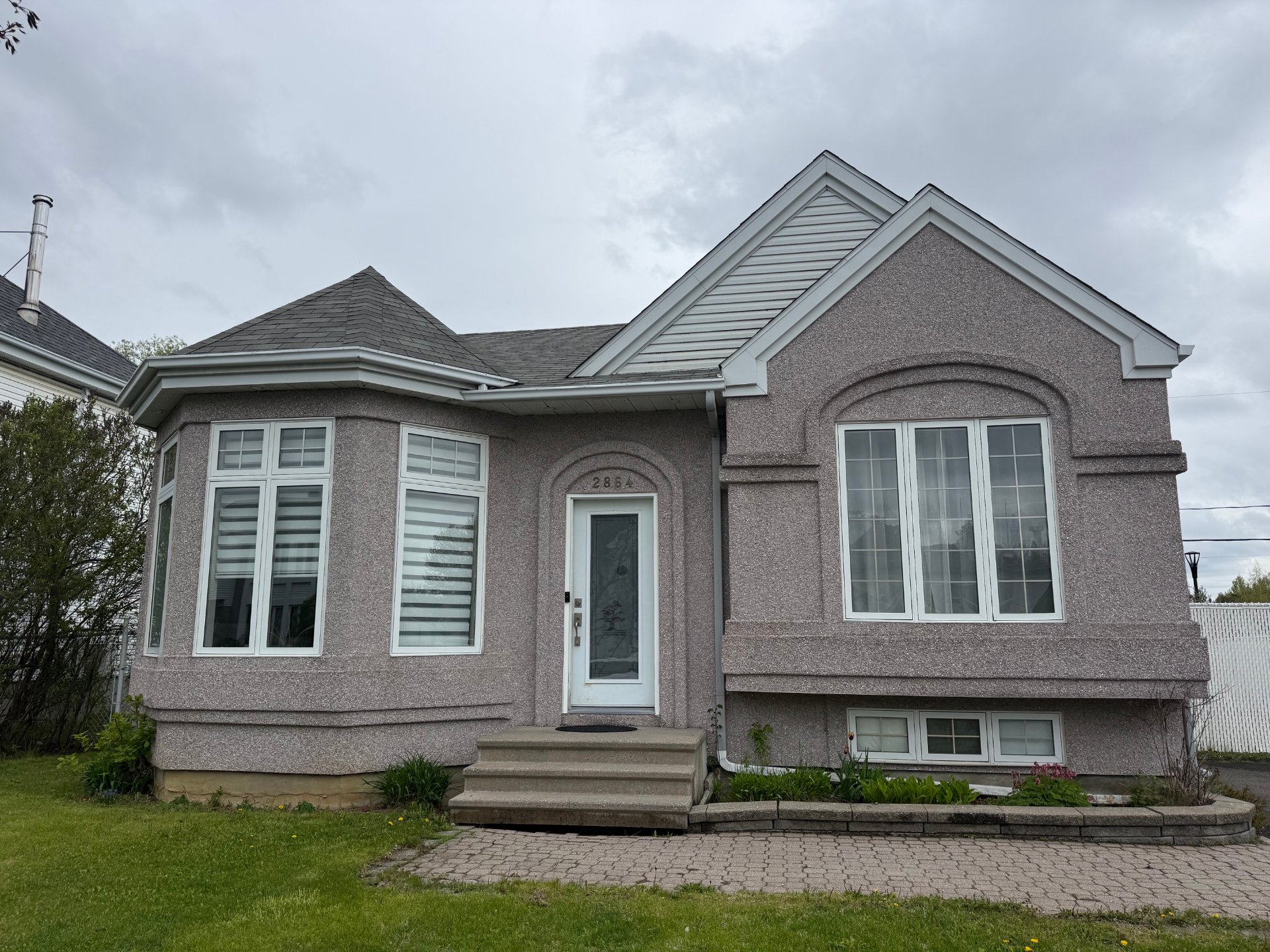 MLS: 22600354