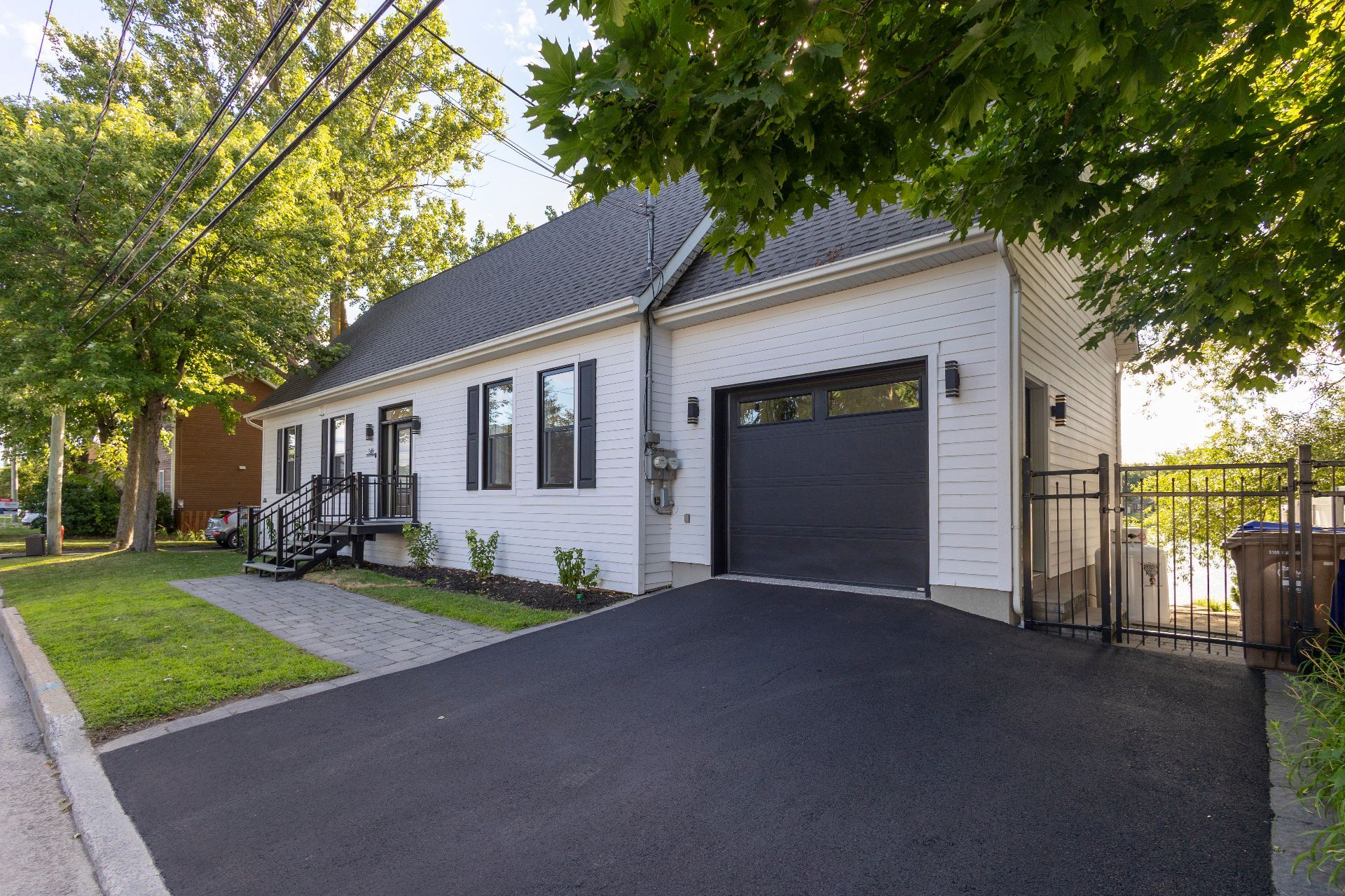 MLS: 18952161