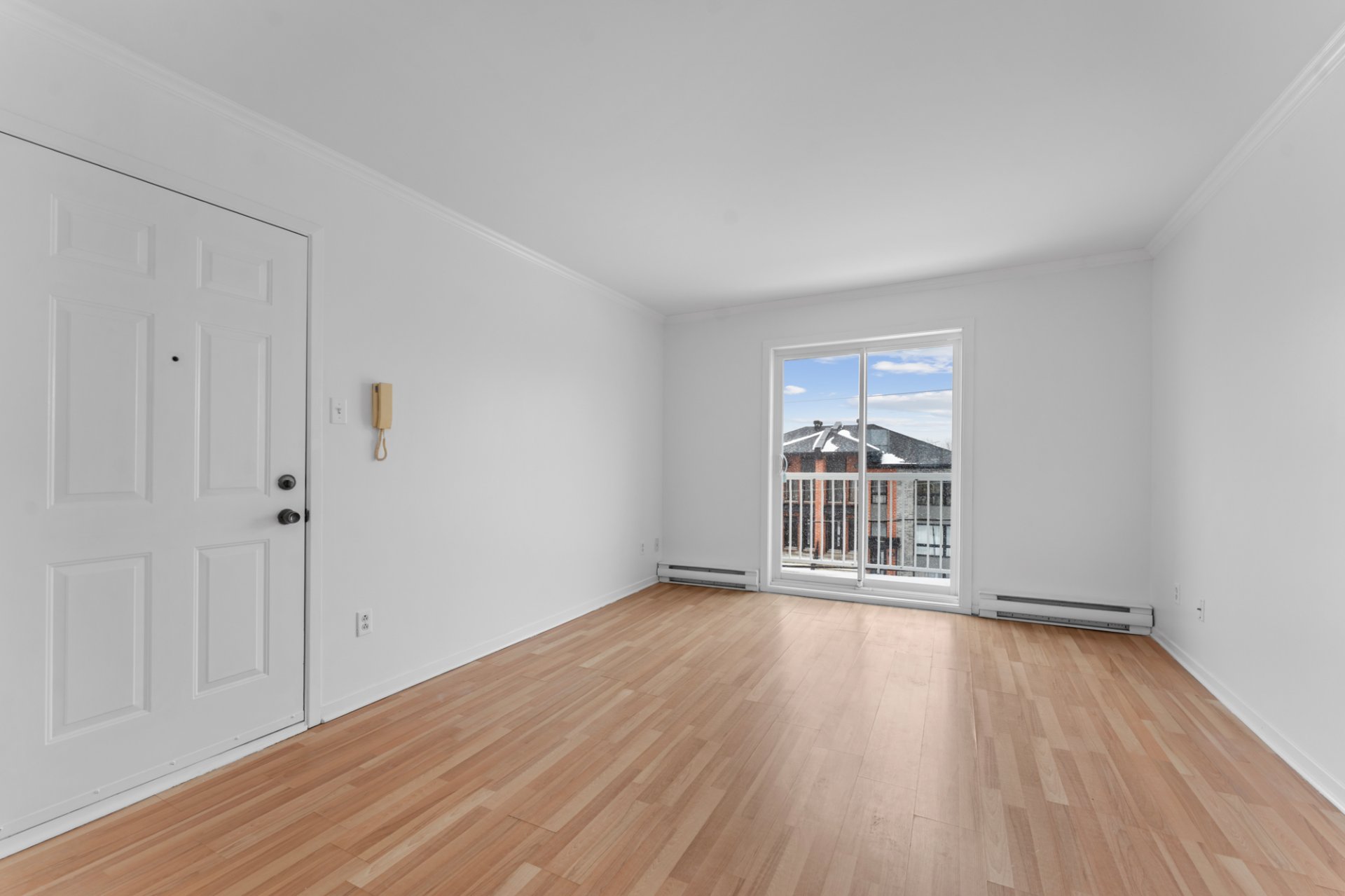 MLS: 28843847