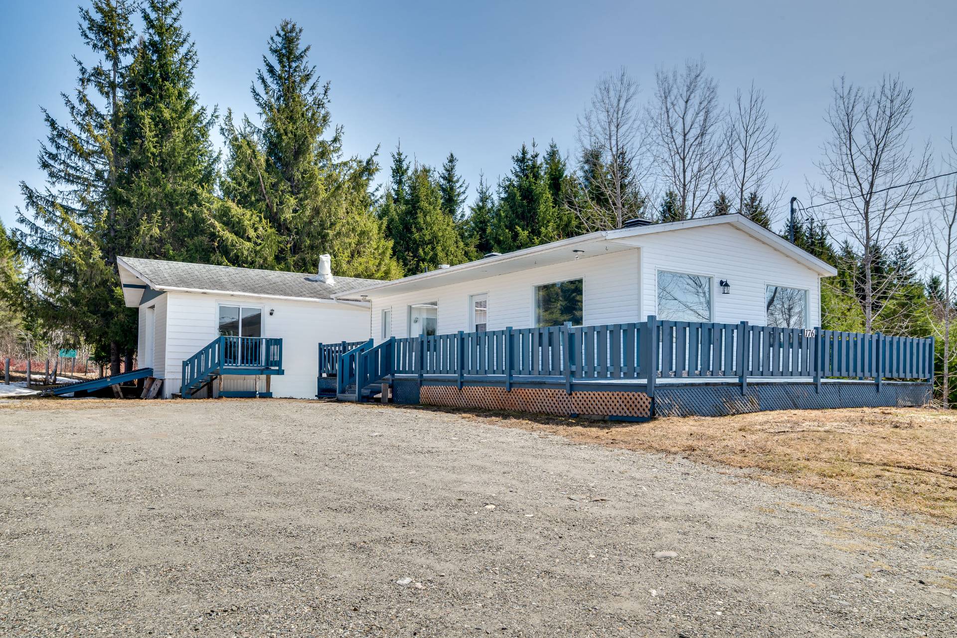 MLS: 27940758