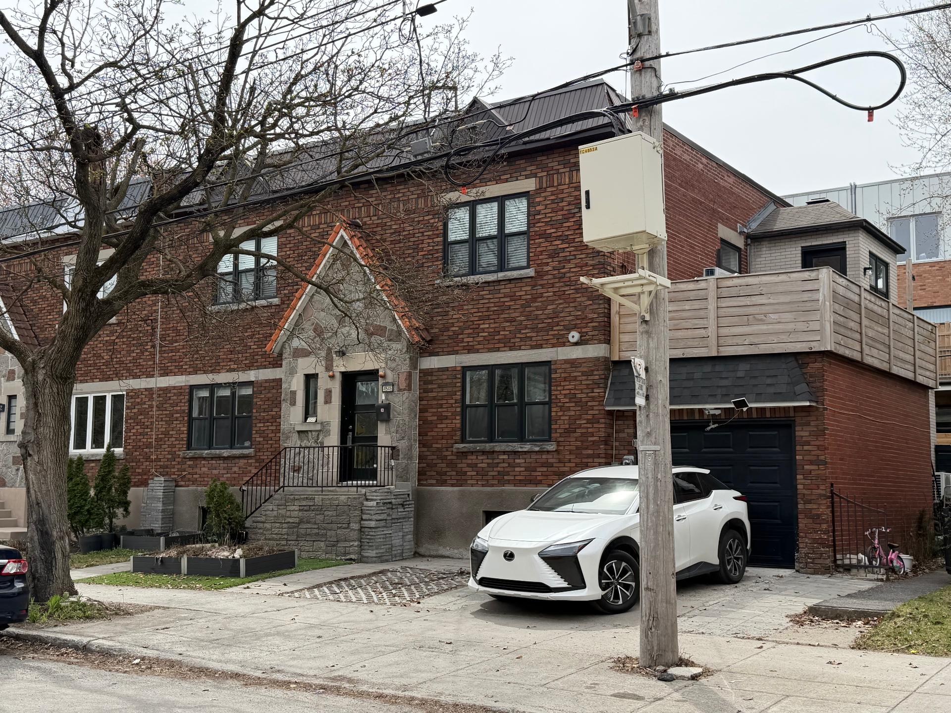 MLS: 21629938