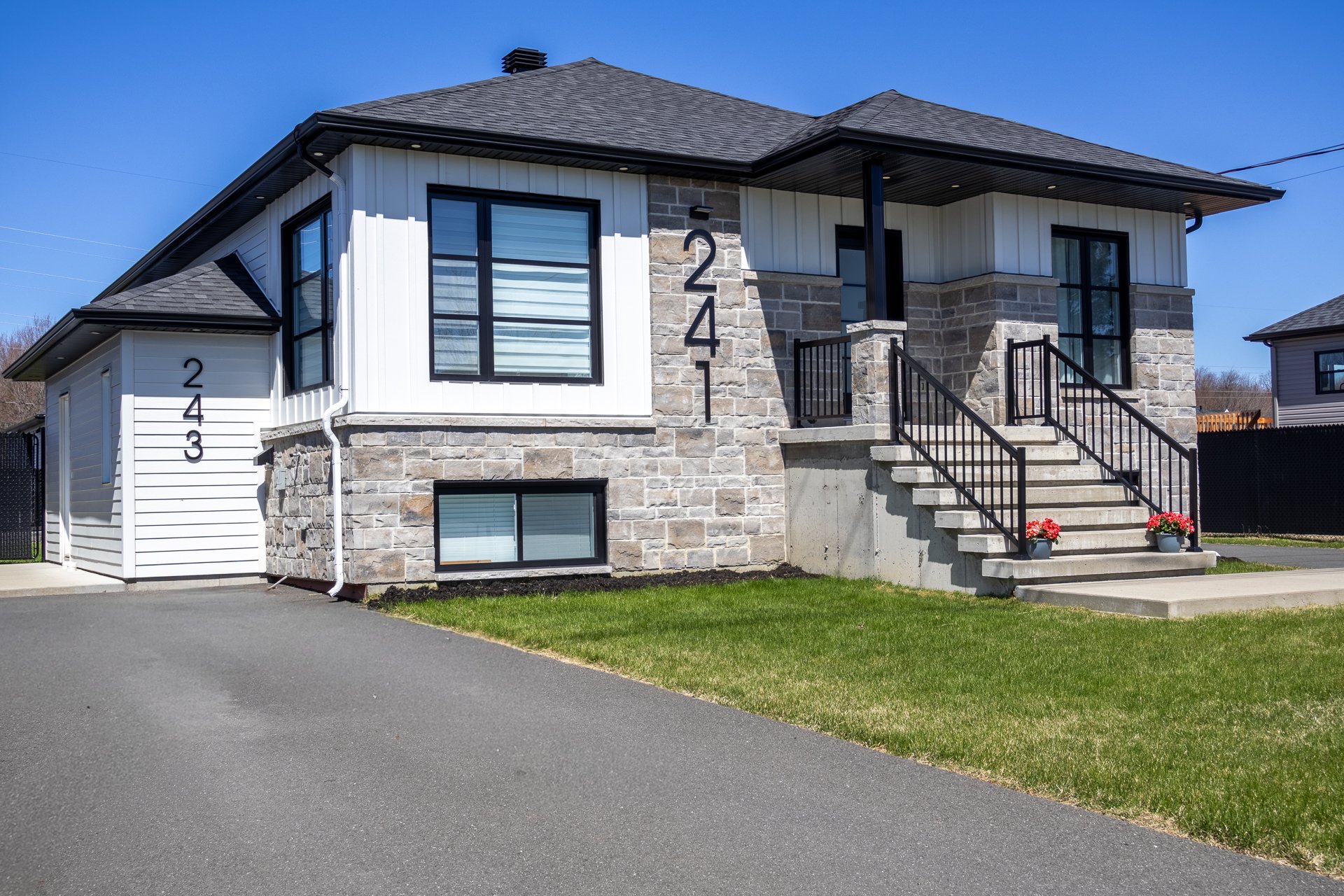 MLS: 26073954