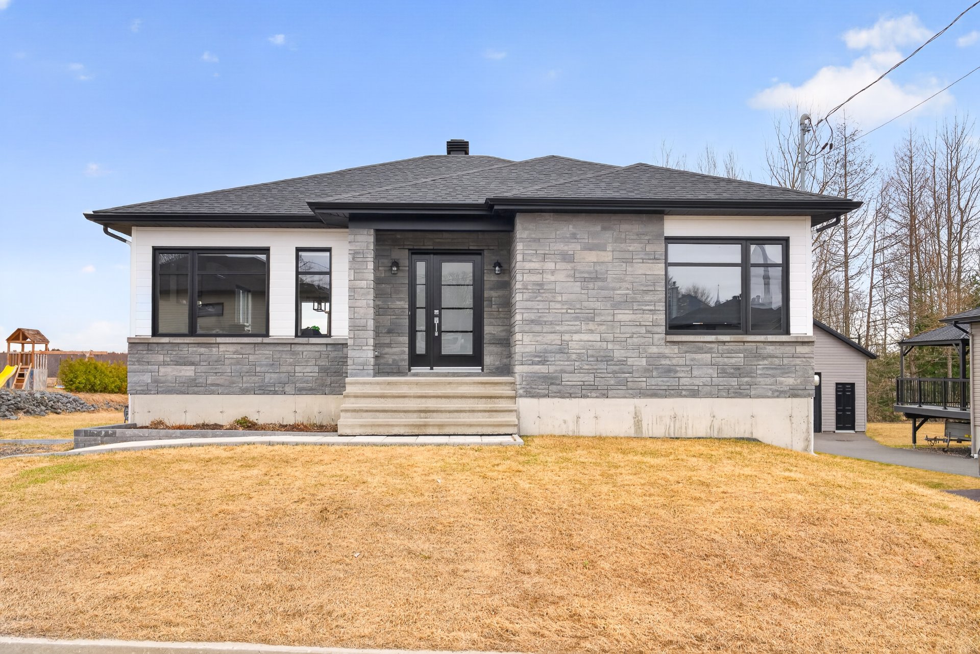 MLS: 28432330