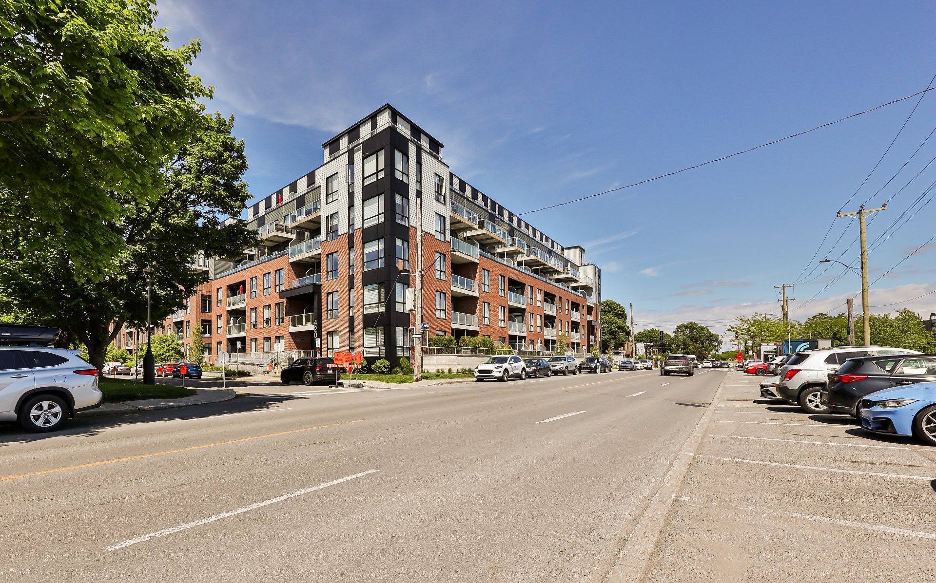MLS: 27574052