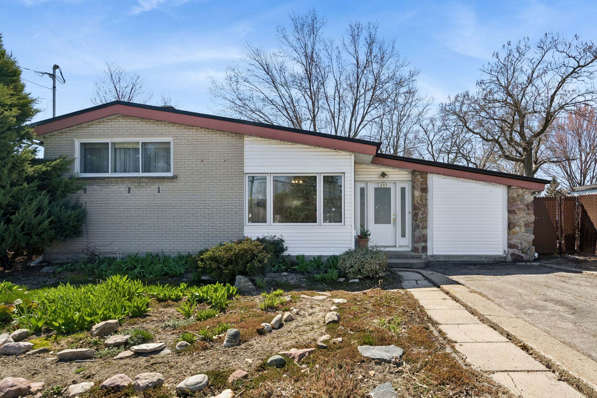 MLS: 23058018