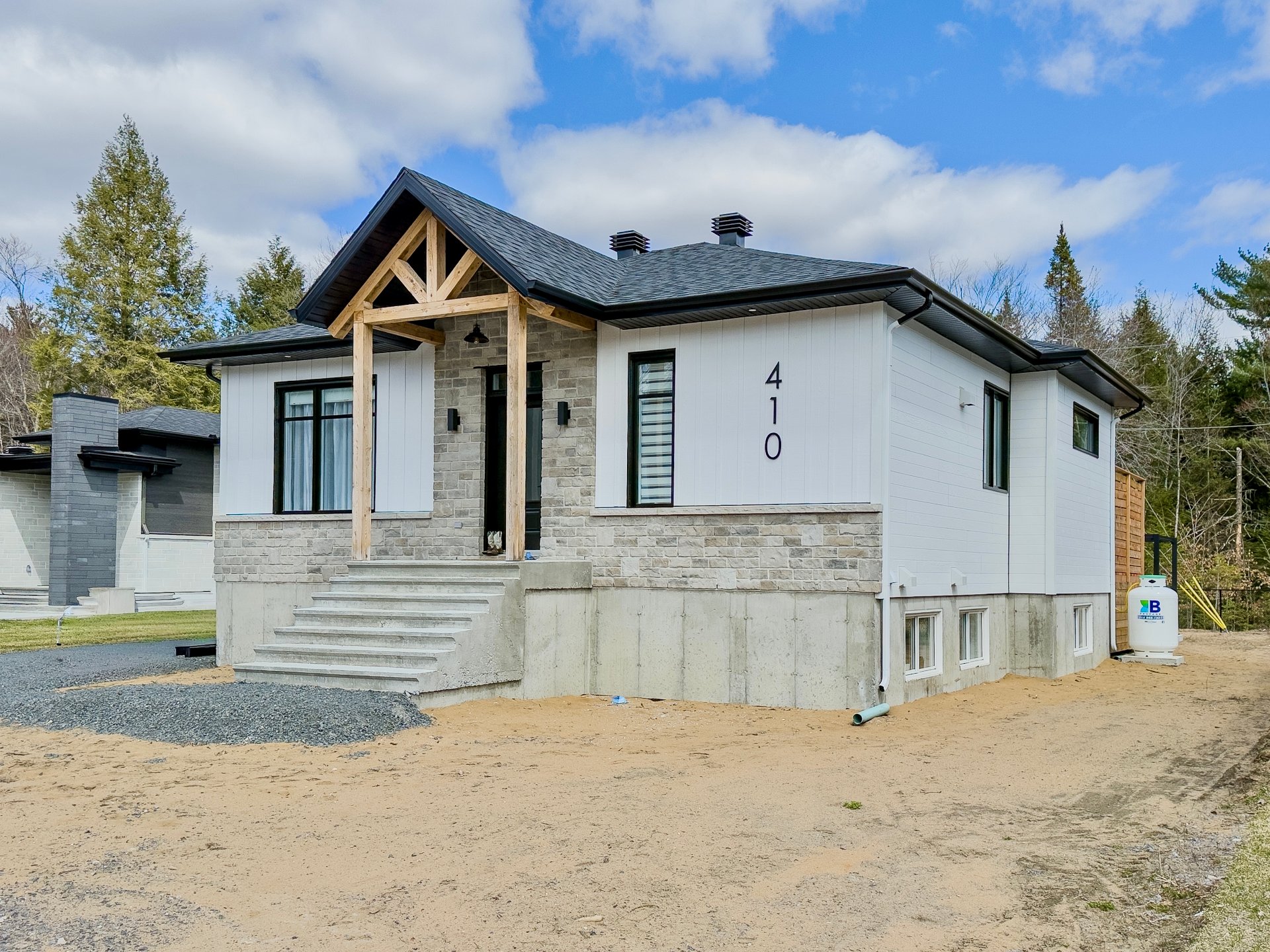 MLS: 28020219