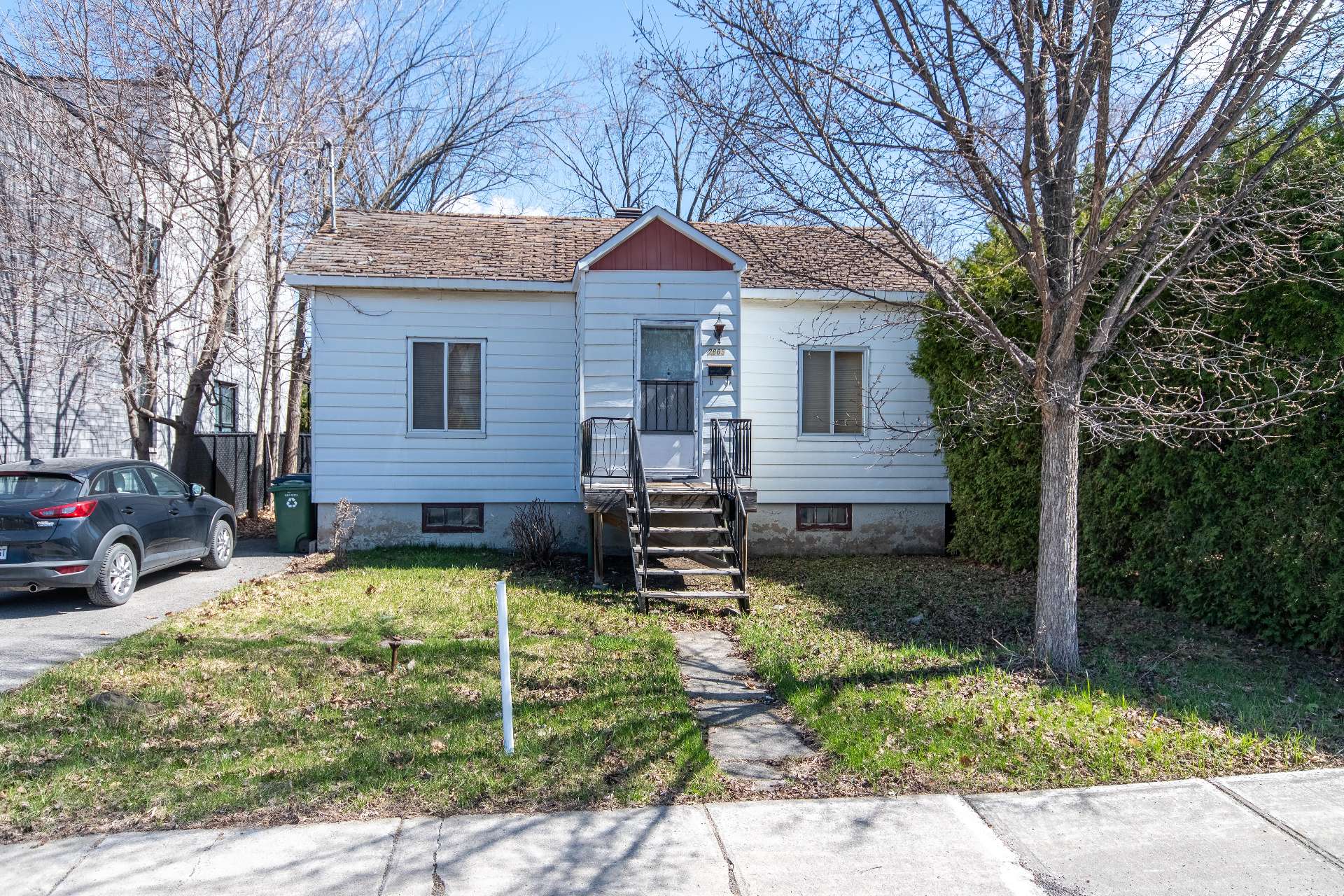MLS: 27411184