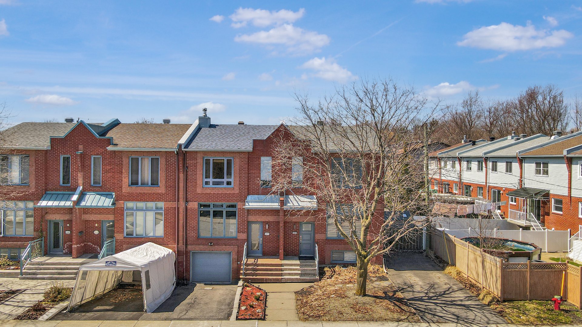 MLS: 23851942