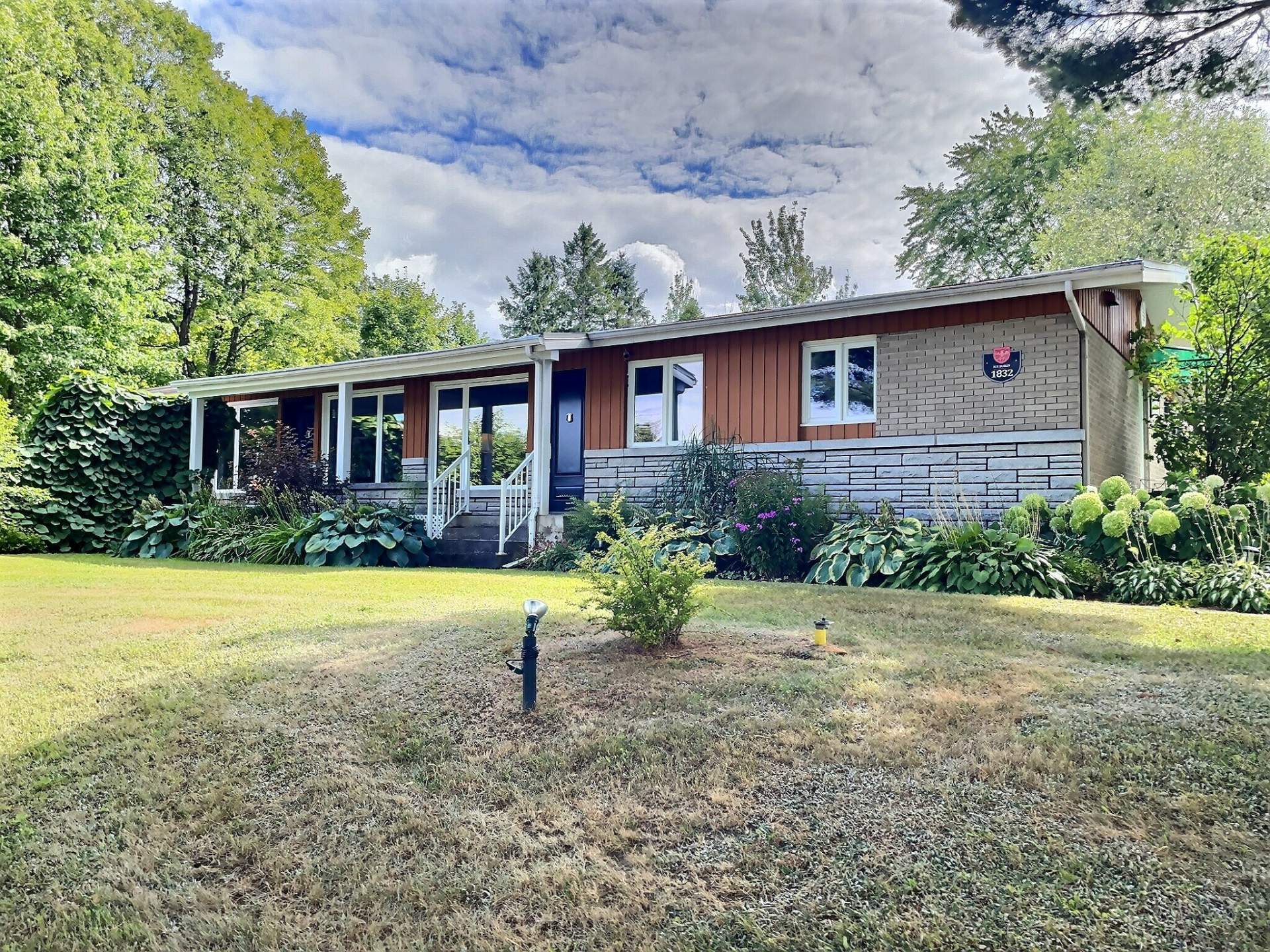 MLS: 21537954