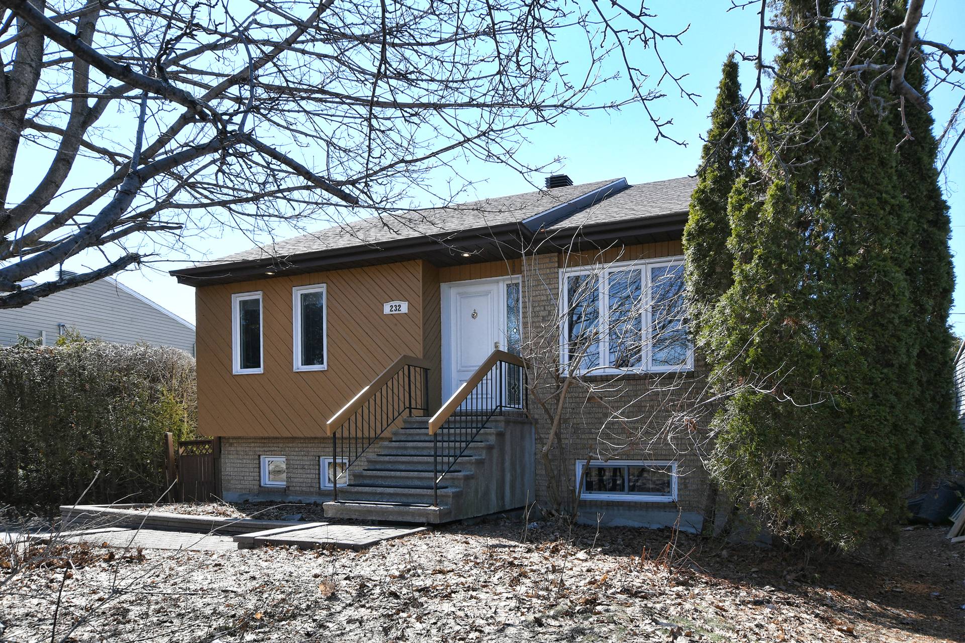 MLS: 24105587