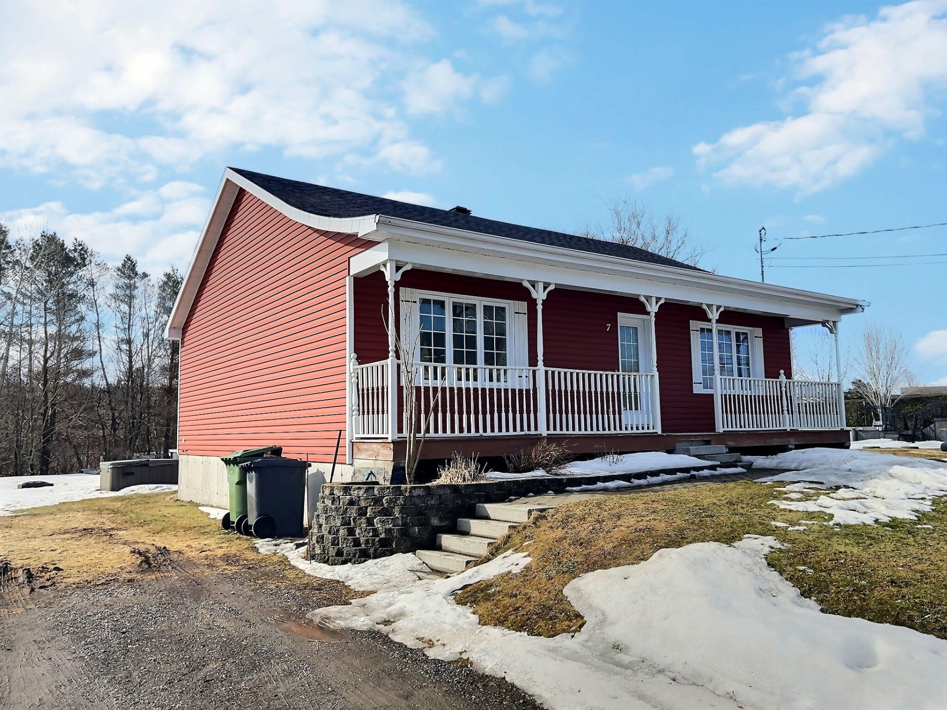 MLS: 22842692