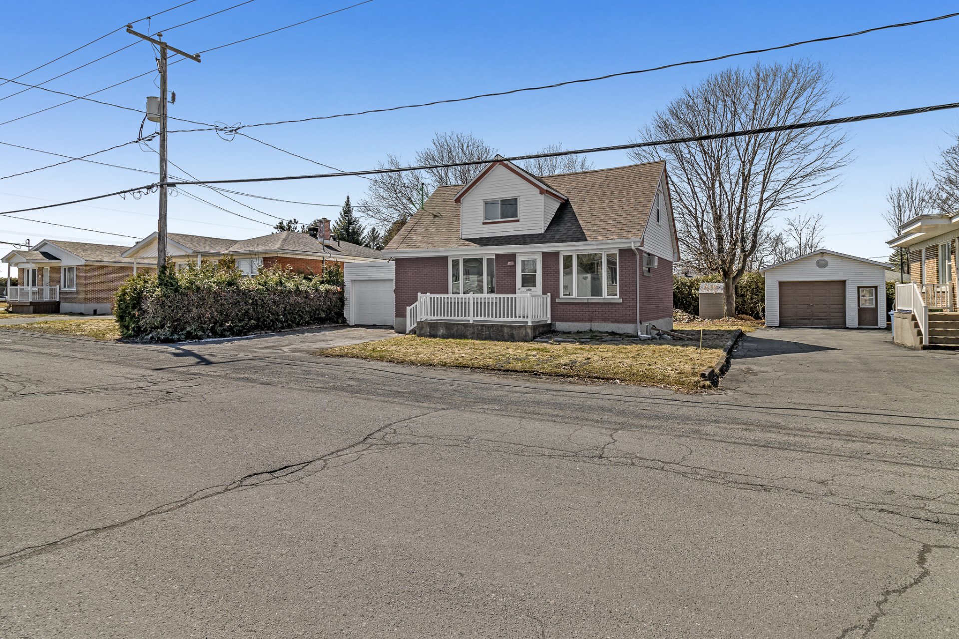 MLS: 17680855