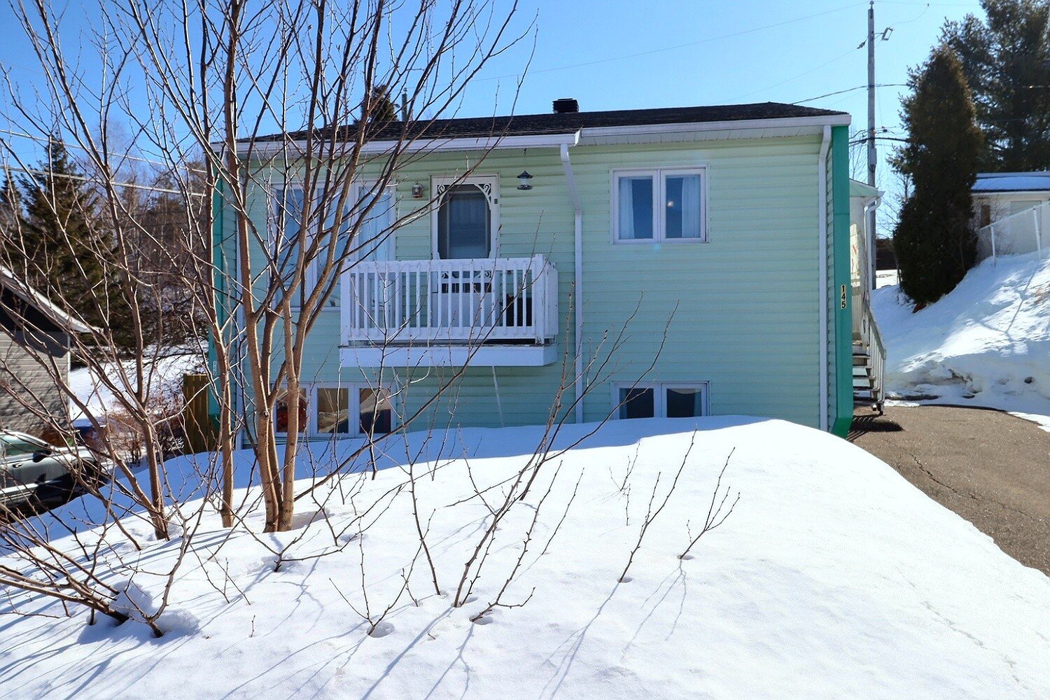 MLS: 28608621