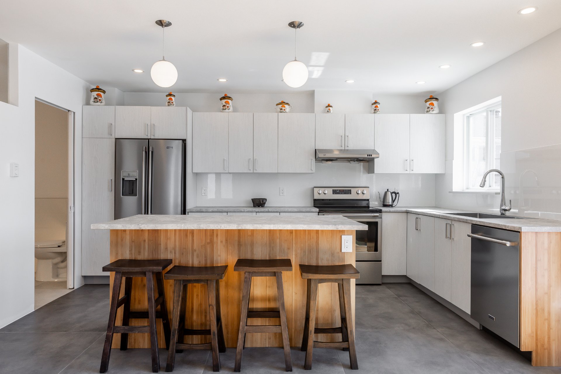 MLS: 16930753
