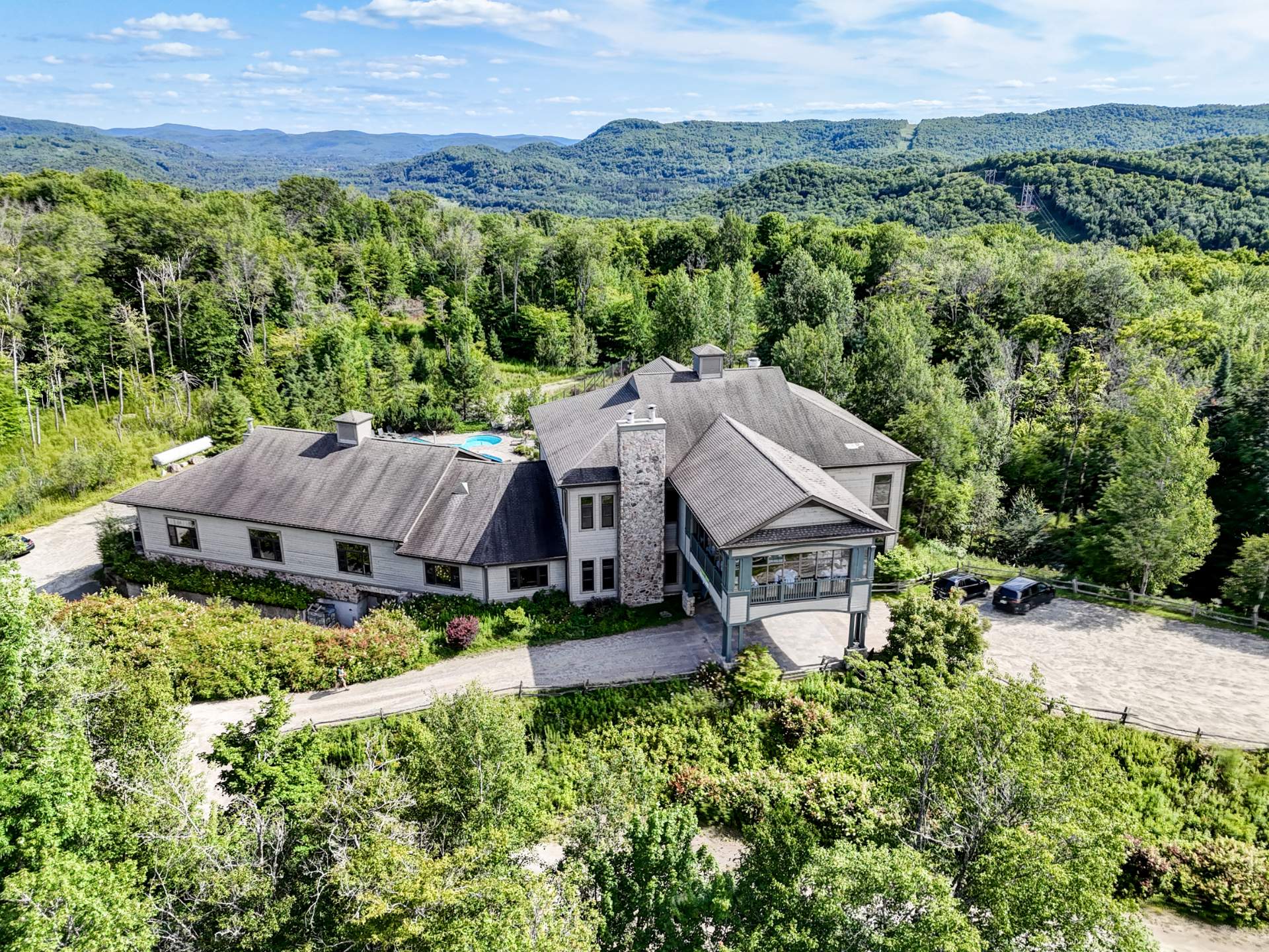 MLS: 21890634