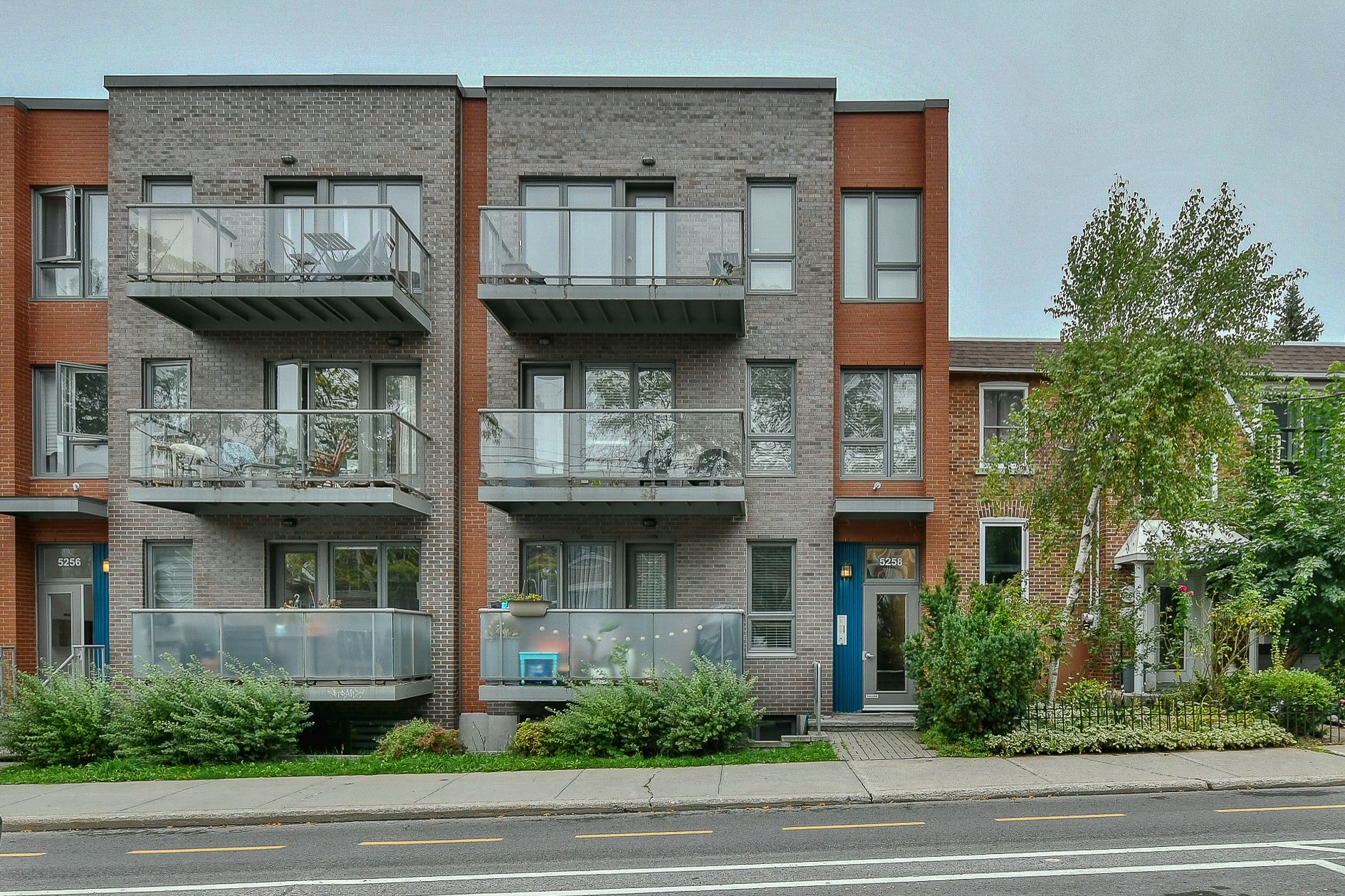 MLS: 25346815