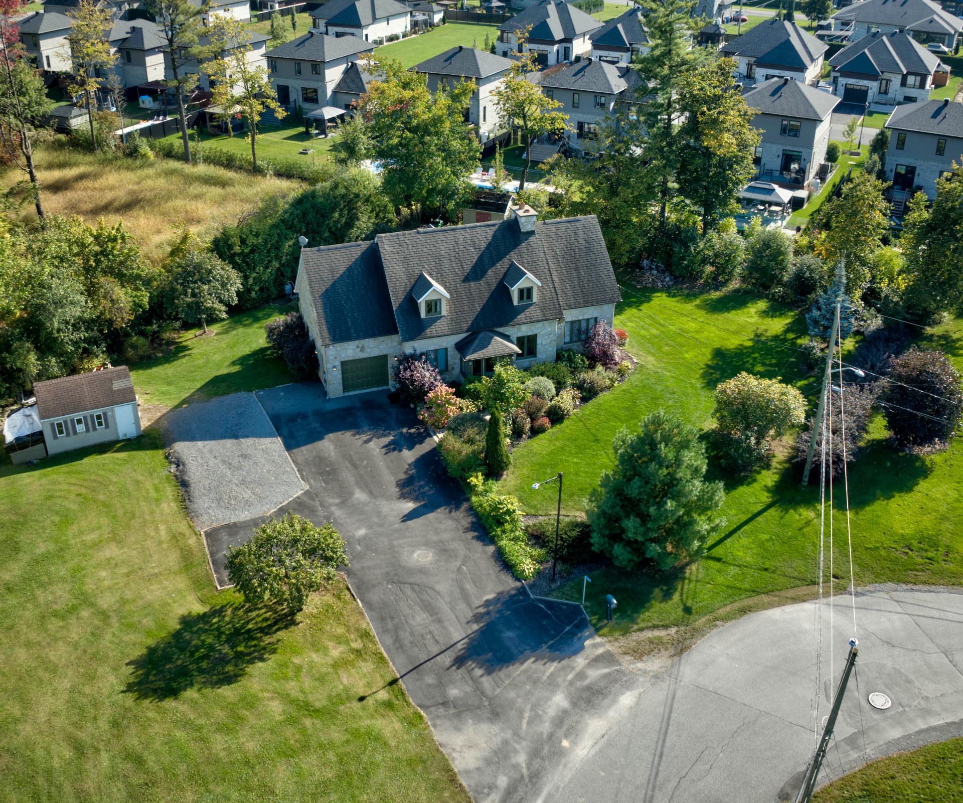 MLS: 25048089