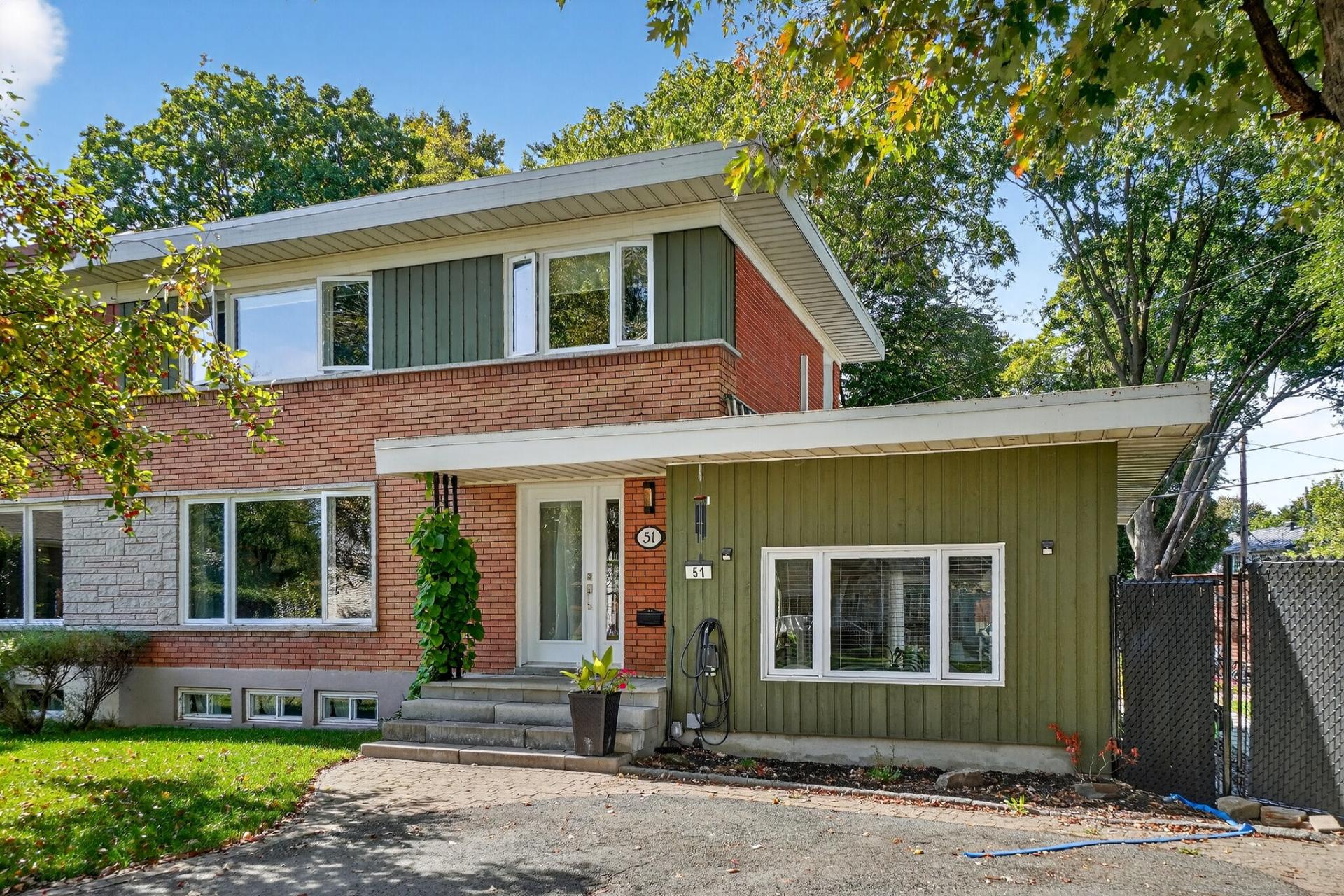 MLS: 26840599