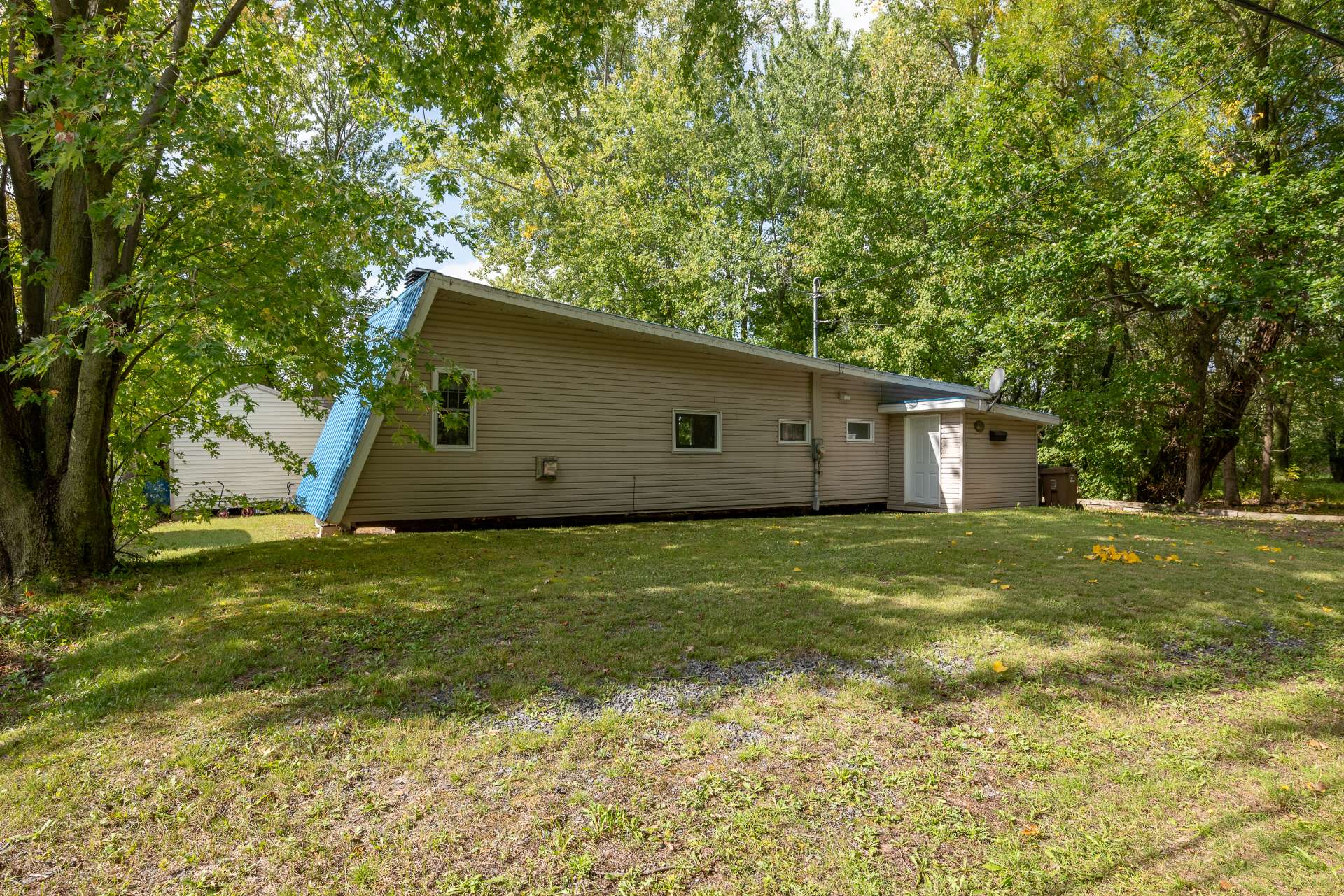 MLS: 16241603