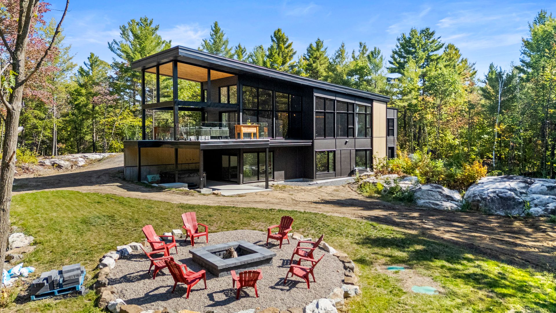 MLS: 23908104