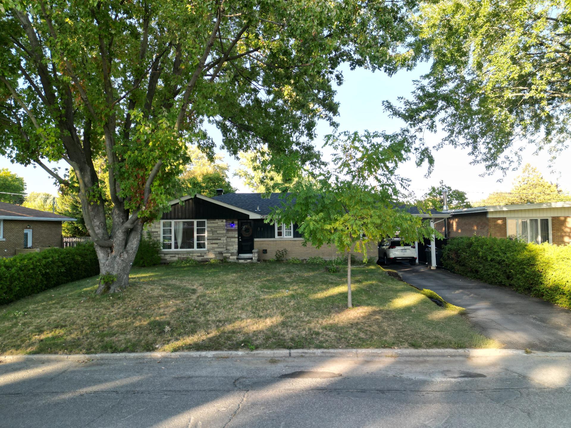 MLS: 21812364