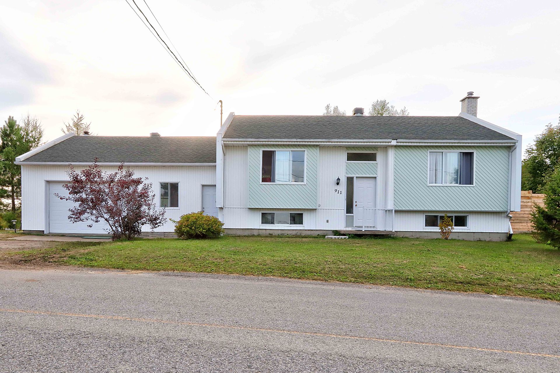 MLS: 23604691