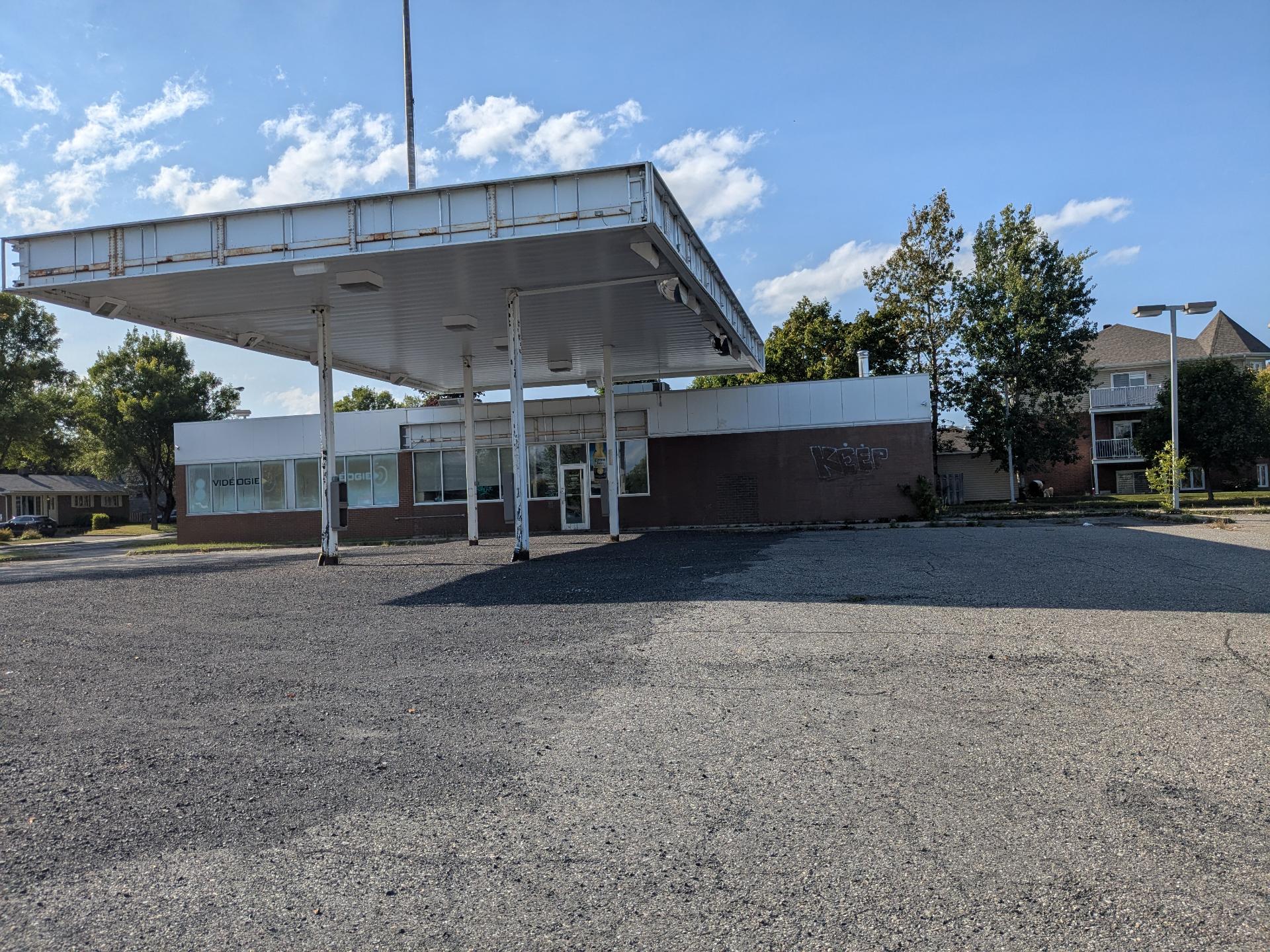 MLS: 24141609