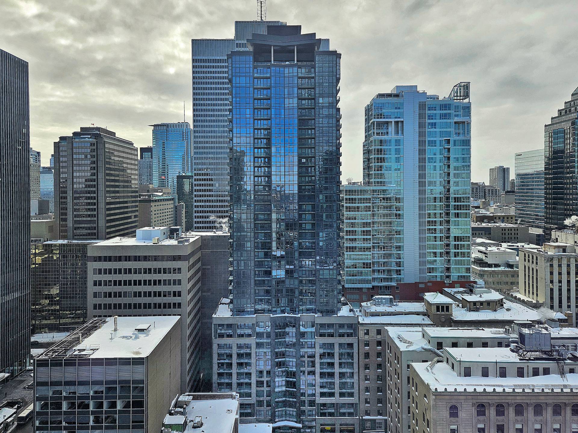 MLS: 21294859