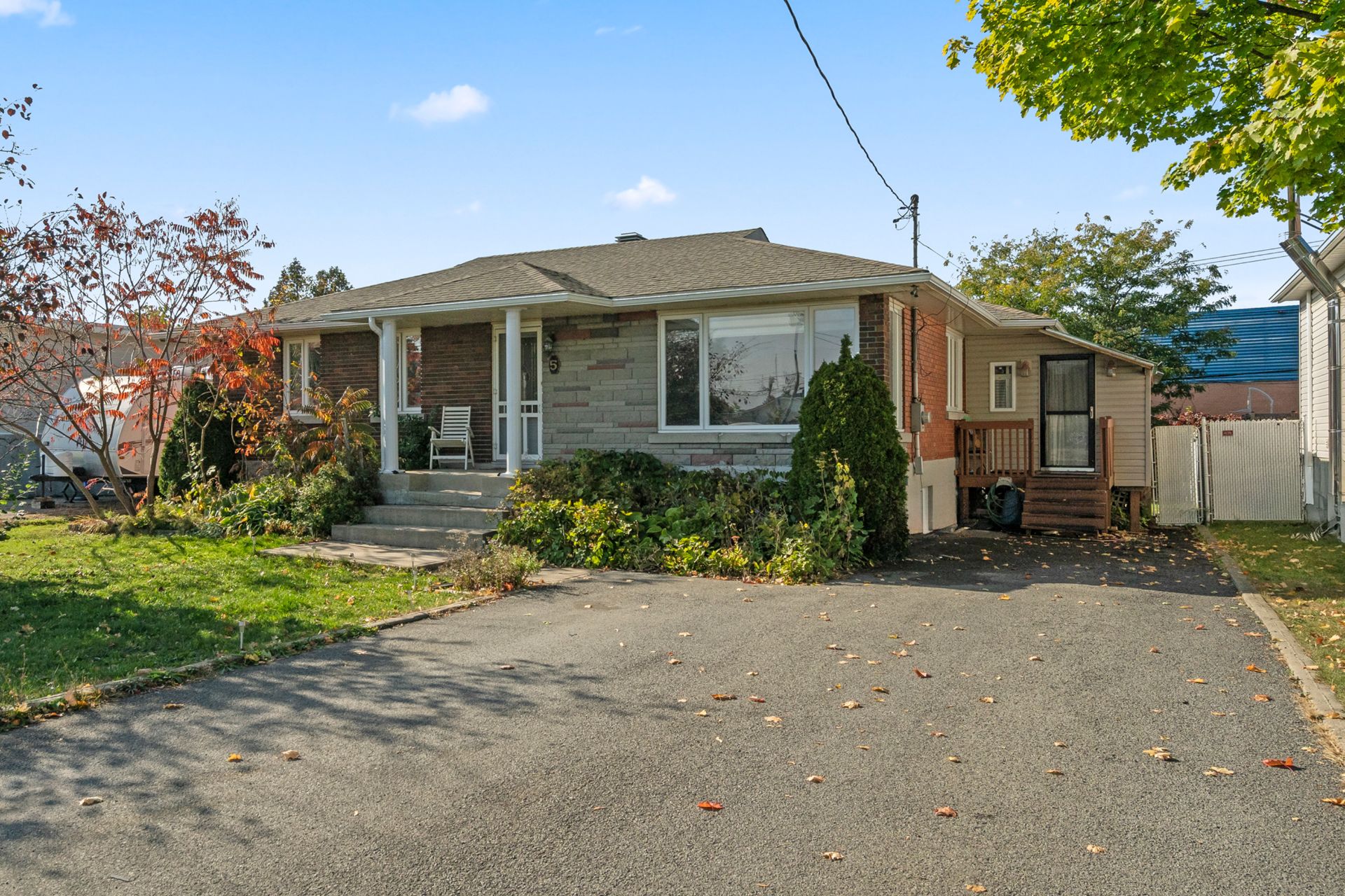 MLS: 22689279