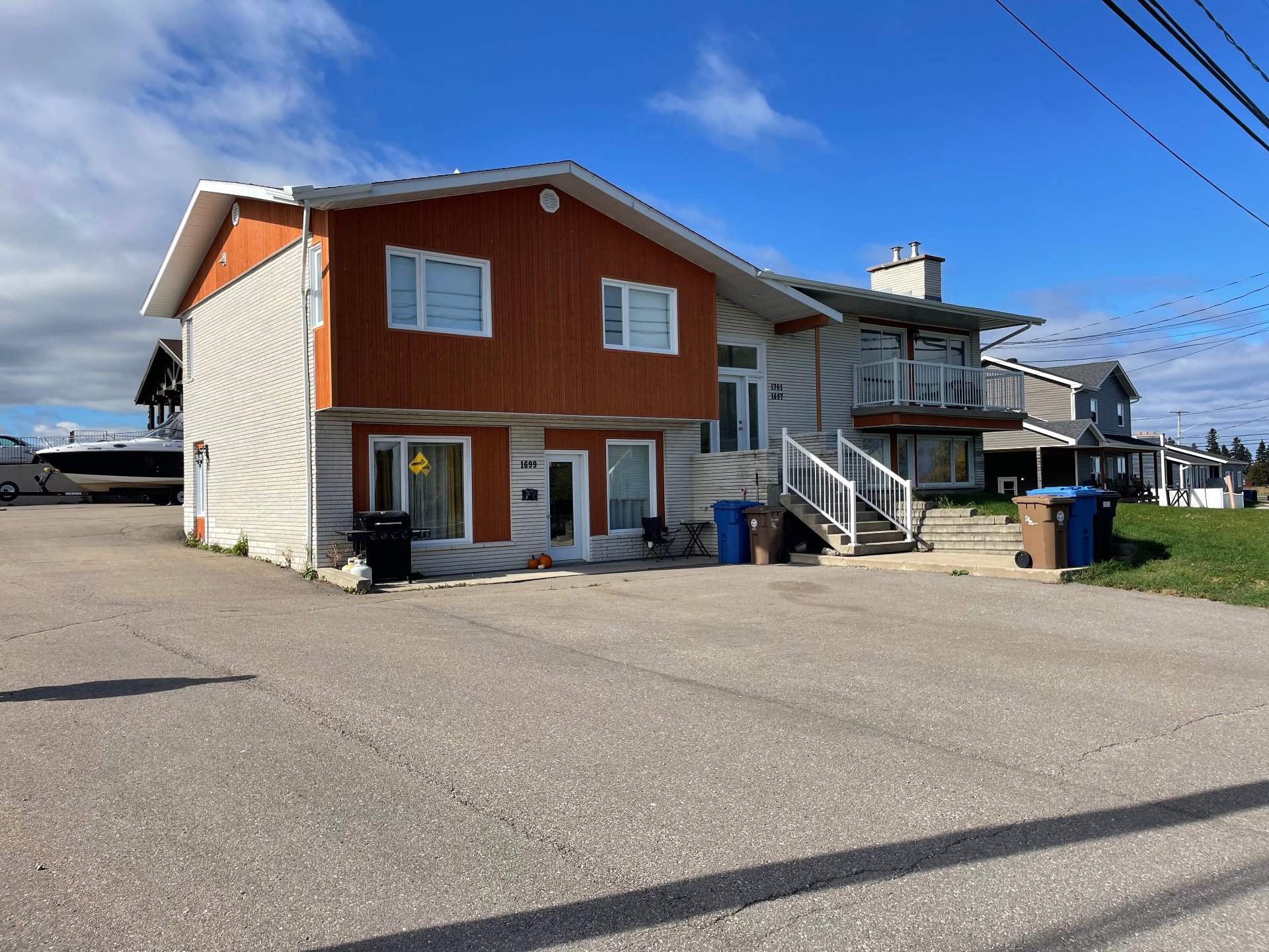 MLS: 25085189
