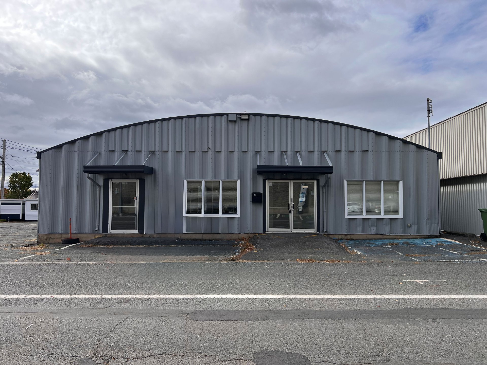 MLS: 28912350