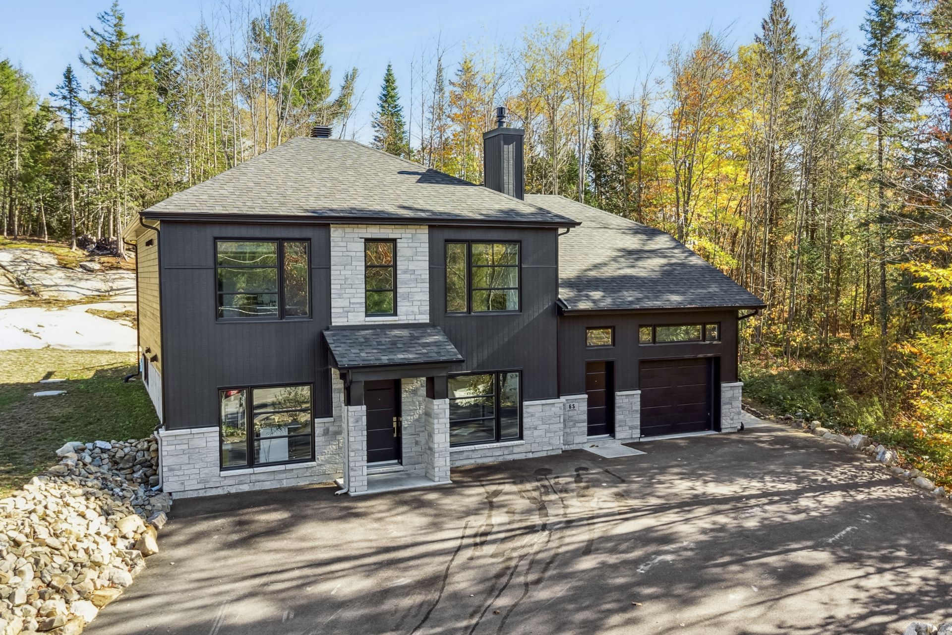 MLS: 21286478