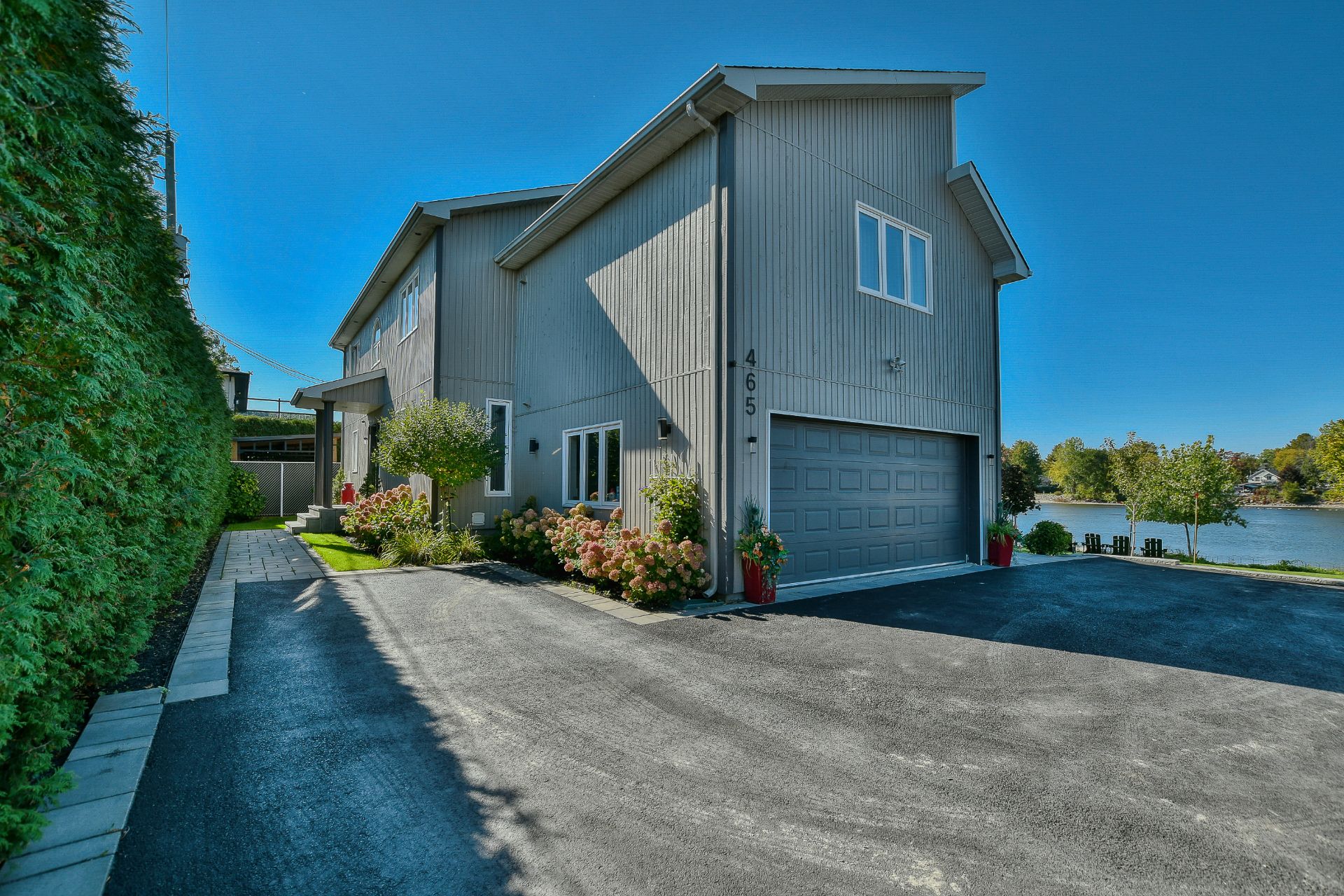 MLS: 23809385