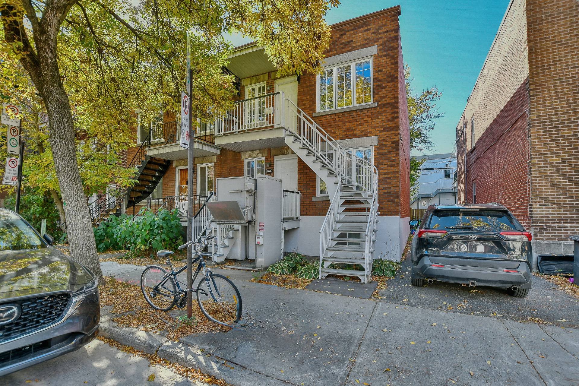 MLS: 22207038