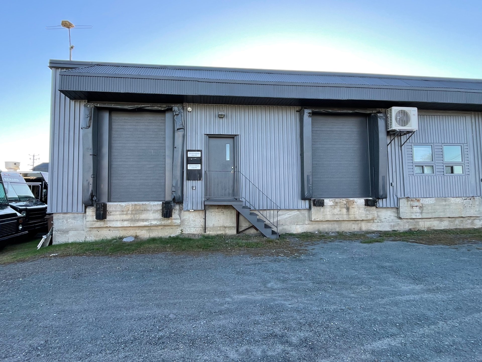 MLS: 25245226
