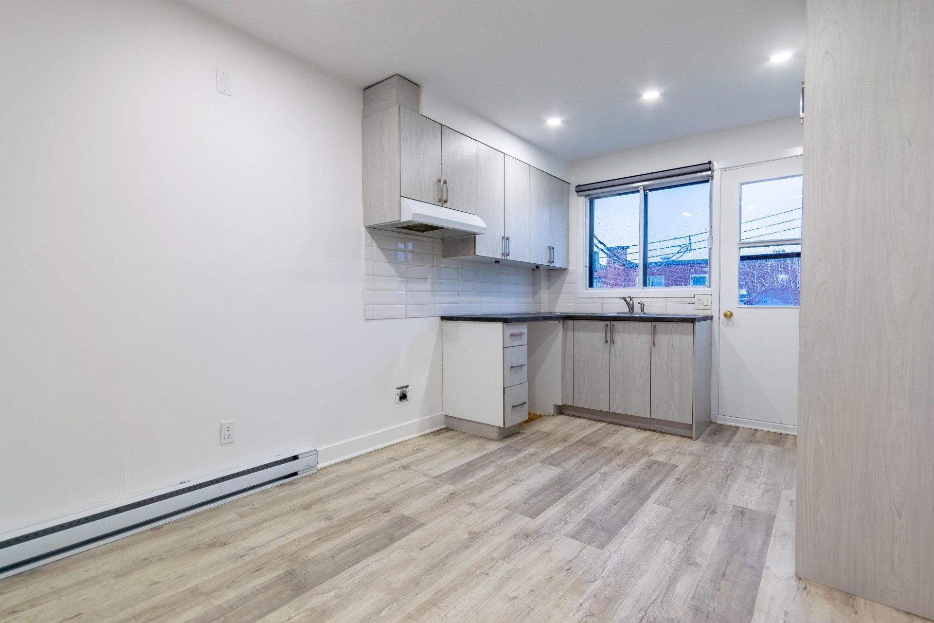 MLS: 13893353